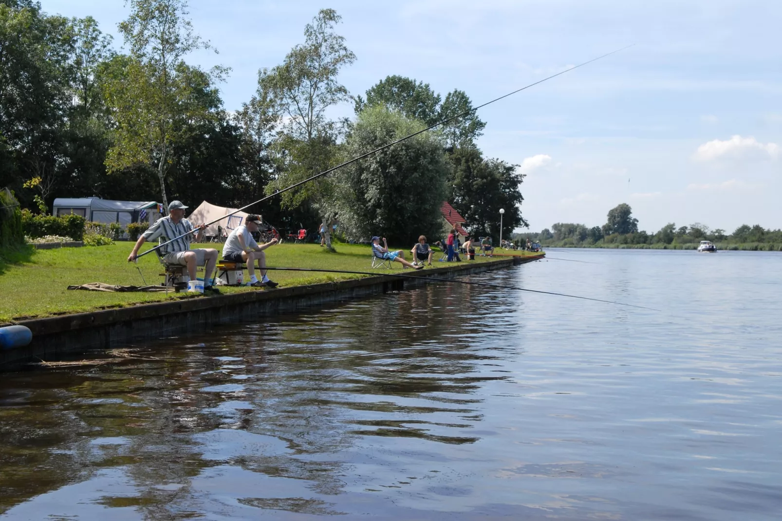 Vakantiepark Bergumermeer 10 - Gebieden zomer 1km