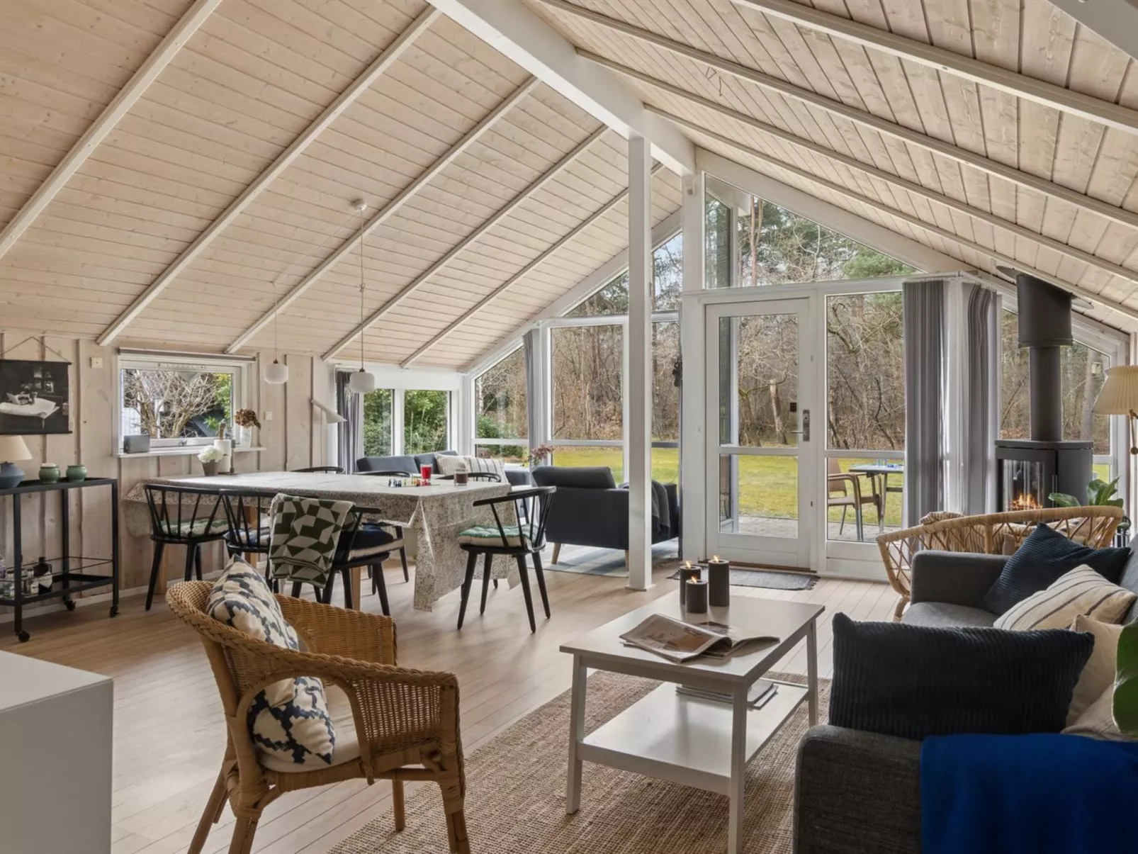 "Saija" - 2.1km from the sea - Binnen