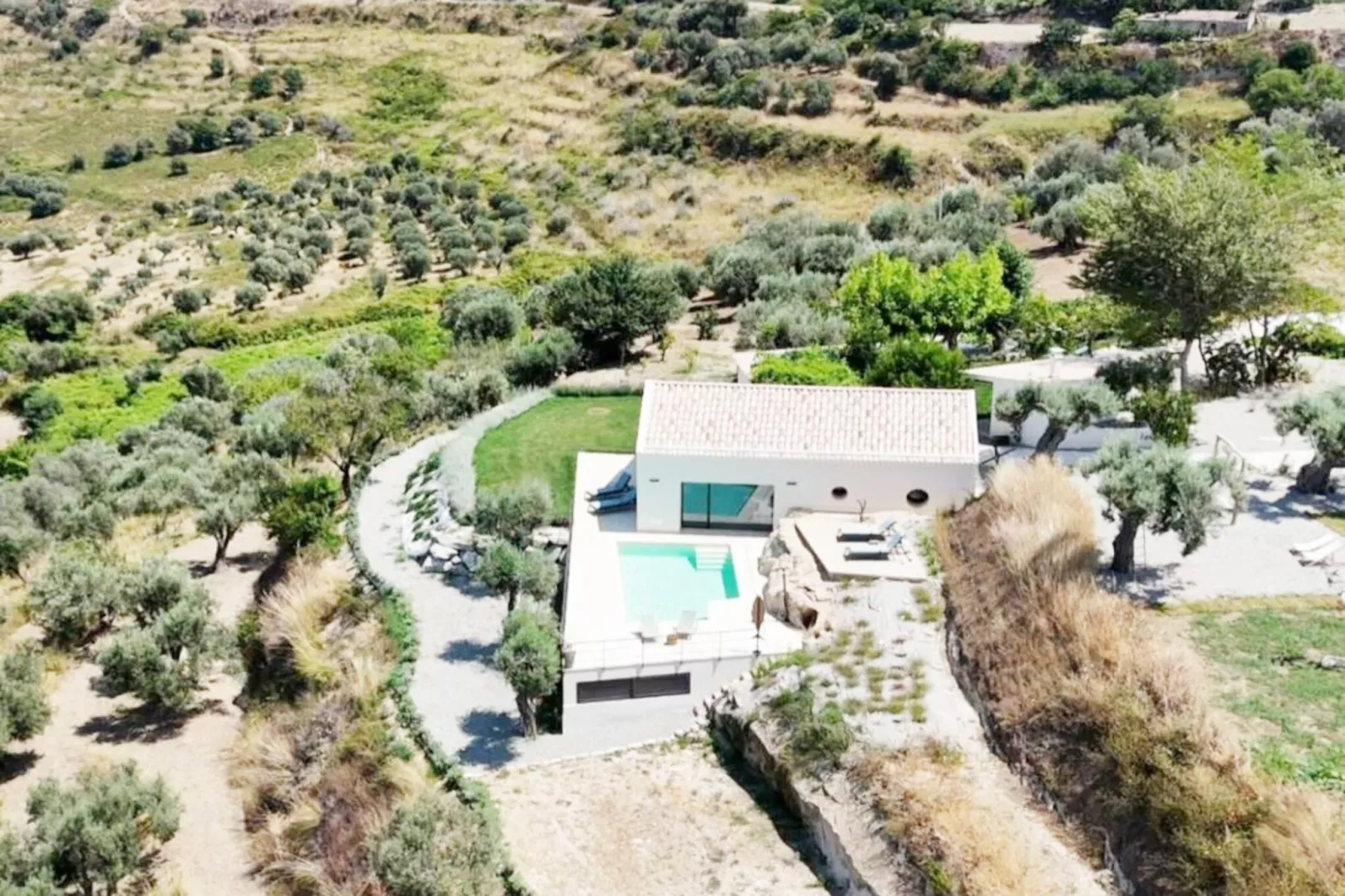 JATU RETREAT - Buitenkant zomer