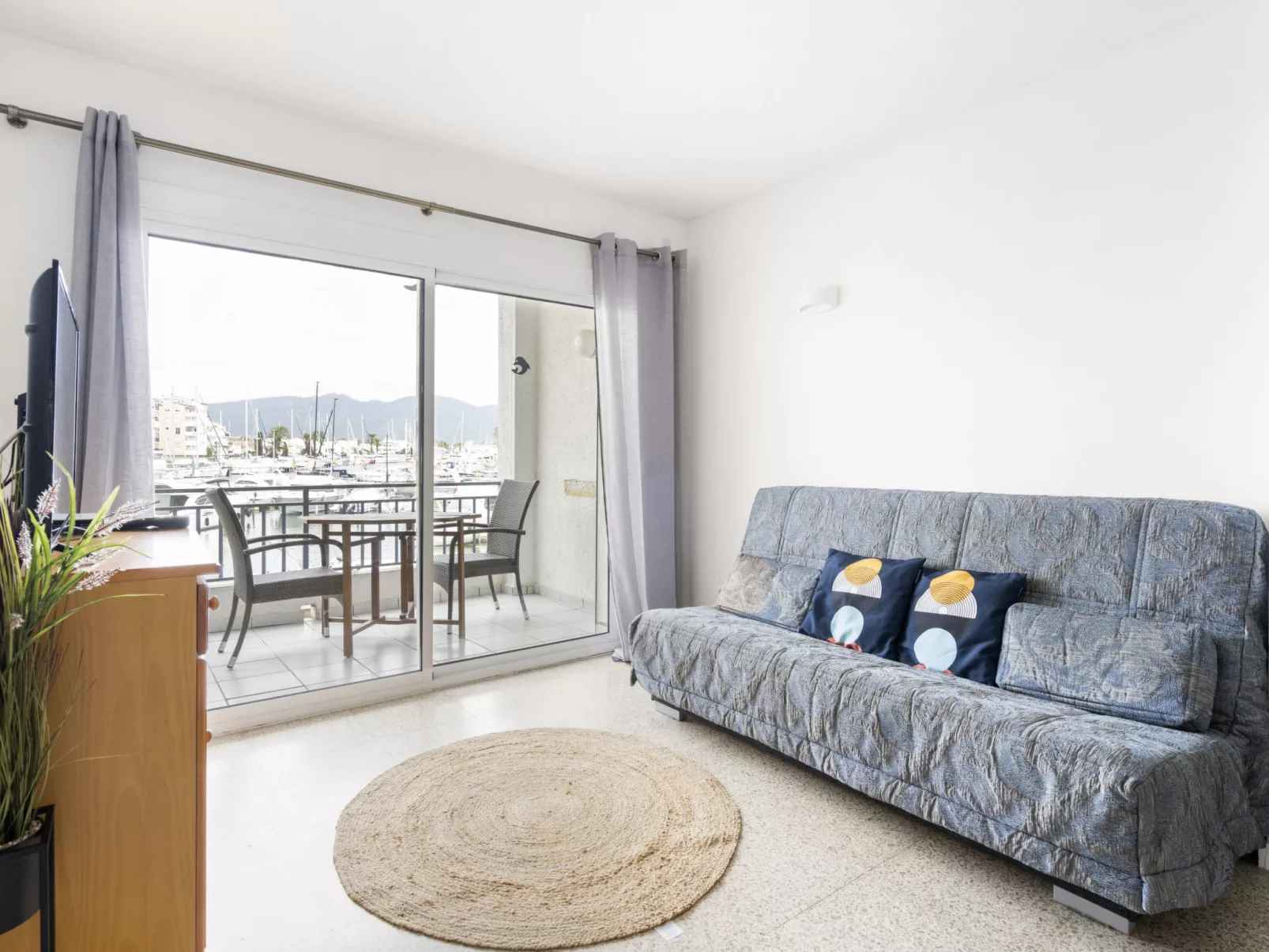 WELCS APARTAMENTO 100 EMP  con vistas al canal