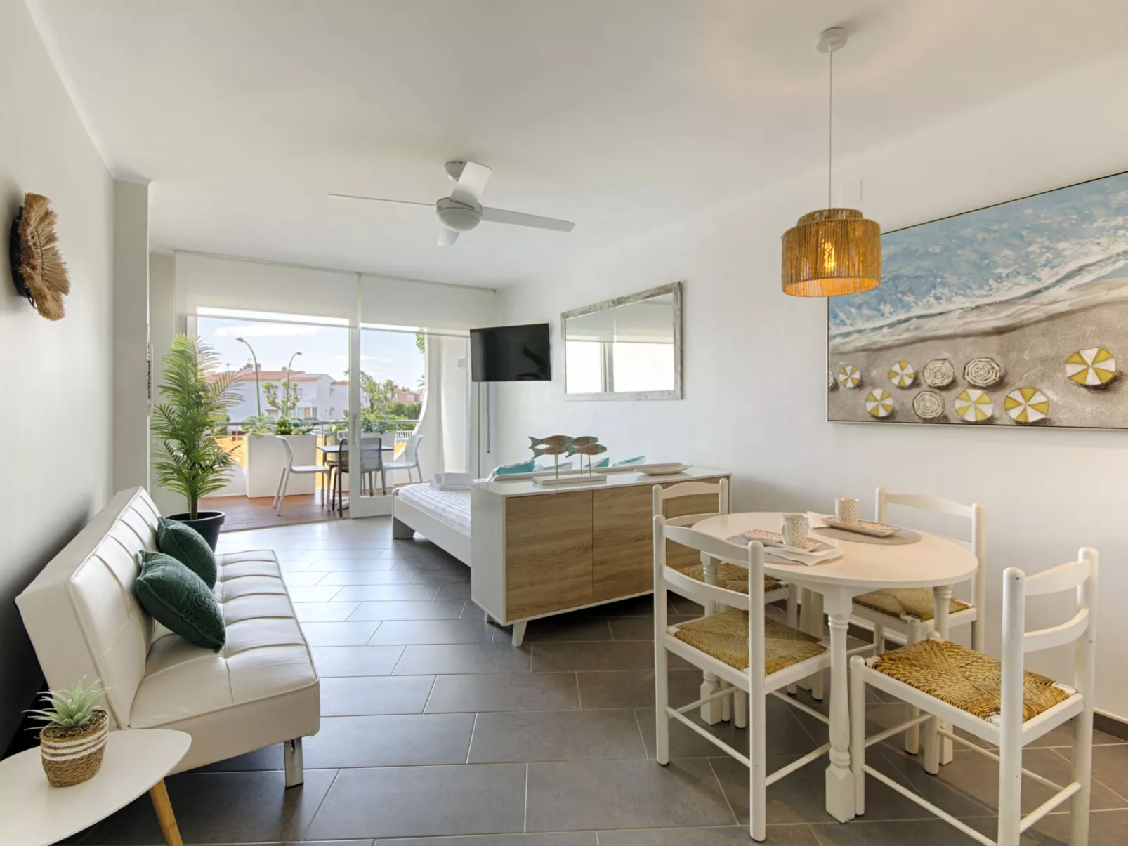 WELCS ESTUDIO PRECIOSO 049 EMP Frente al mar