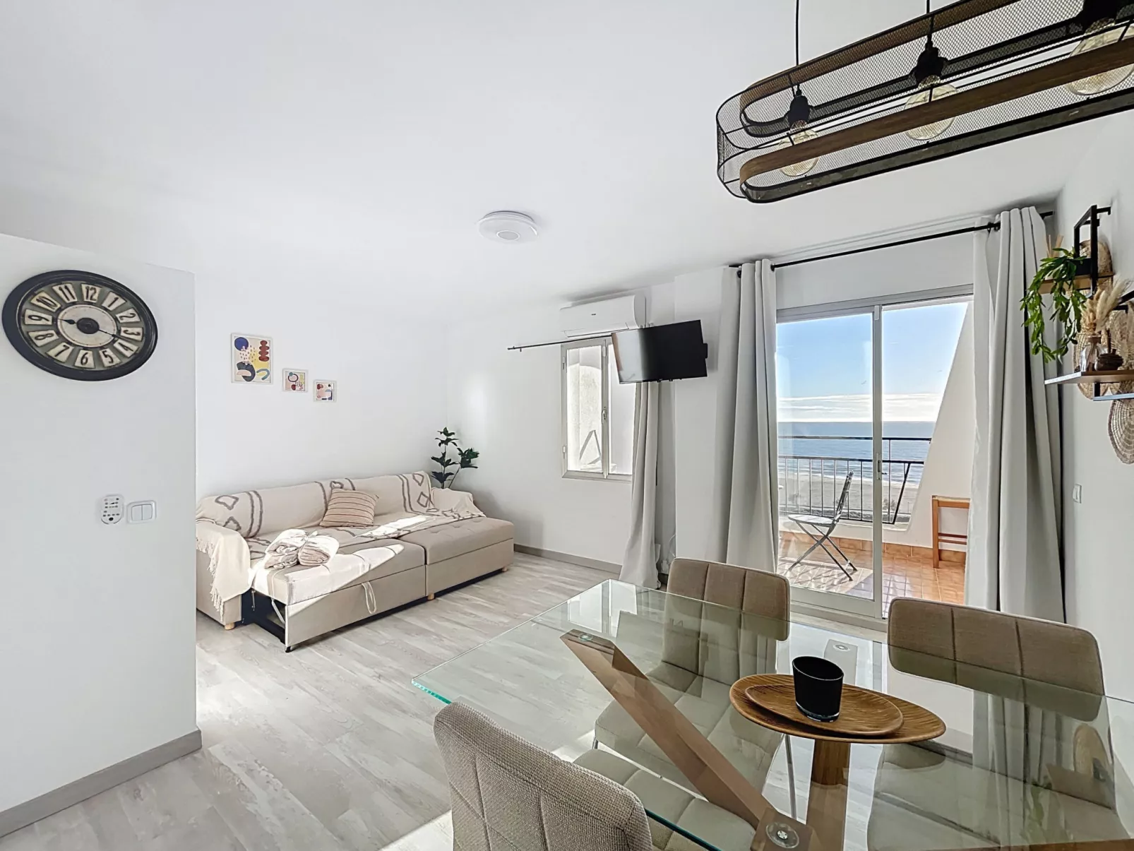 WELCS ESTUDIO 266 EMP con vista al mar
