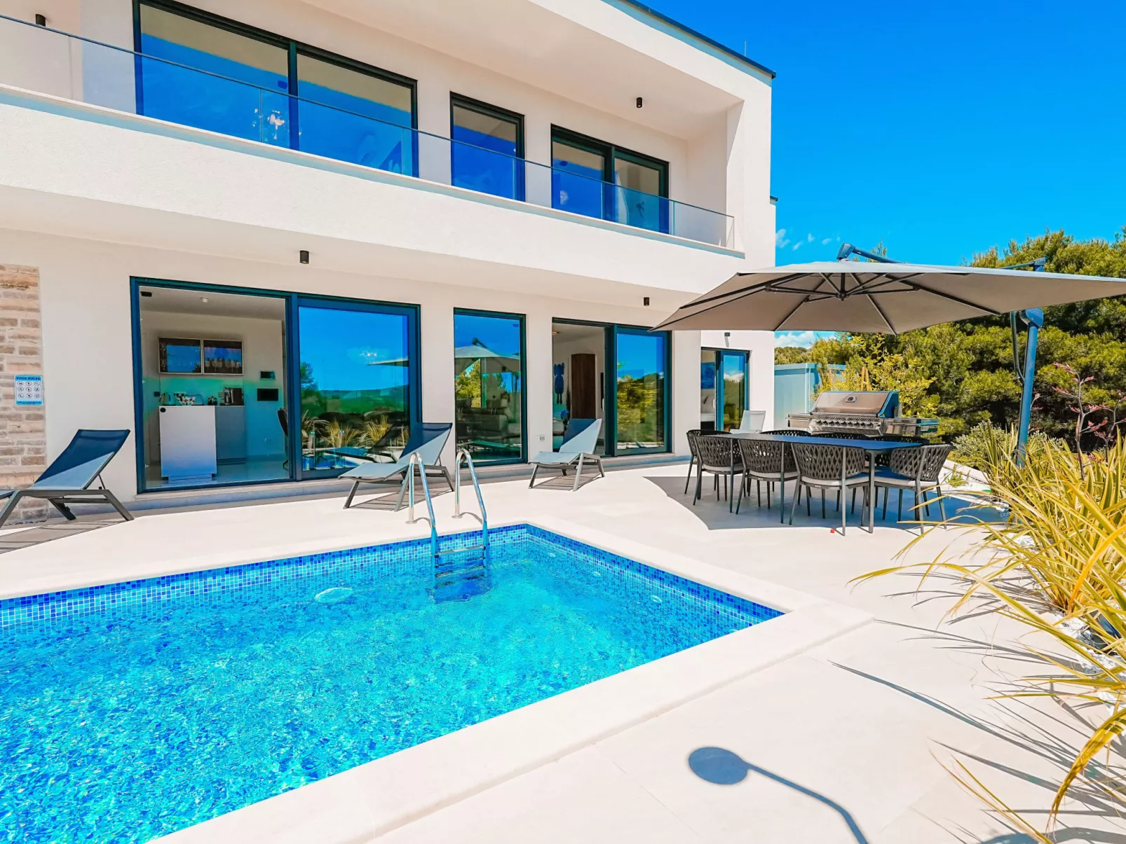 Primosten Hills - West