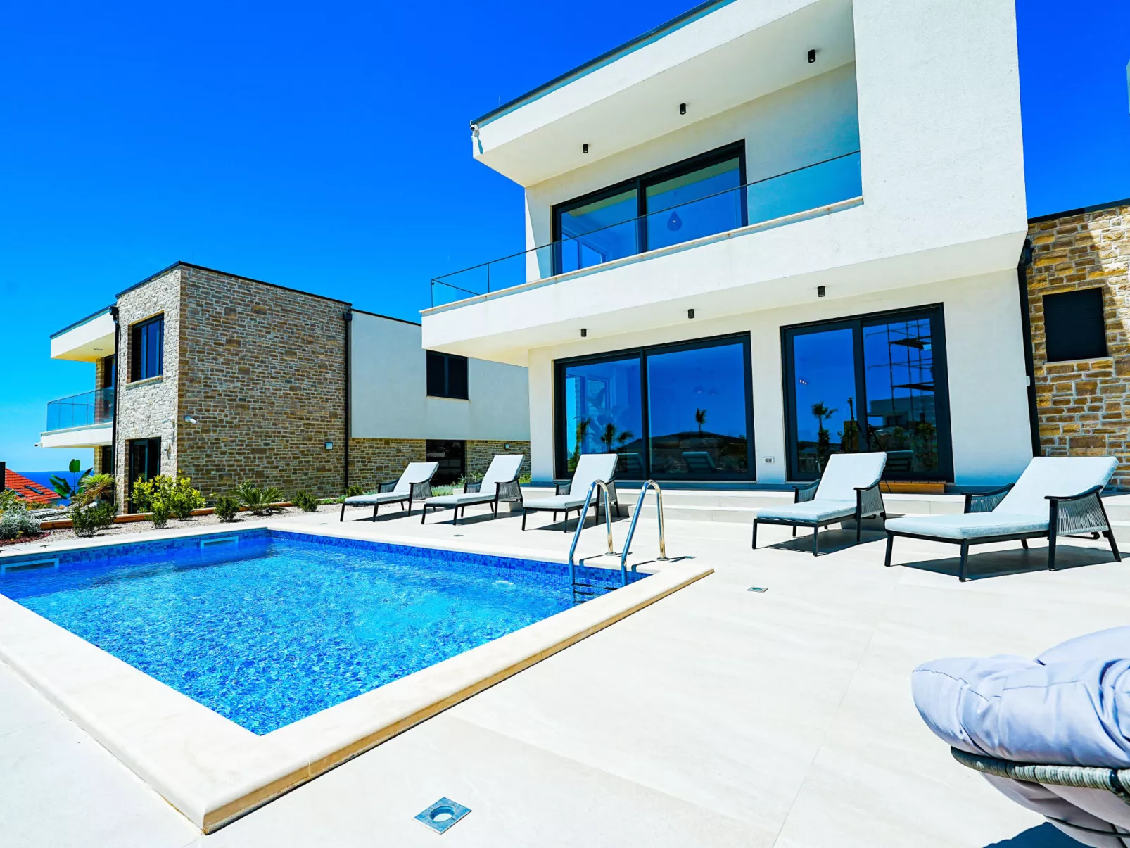 Primosten Hills - North