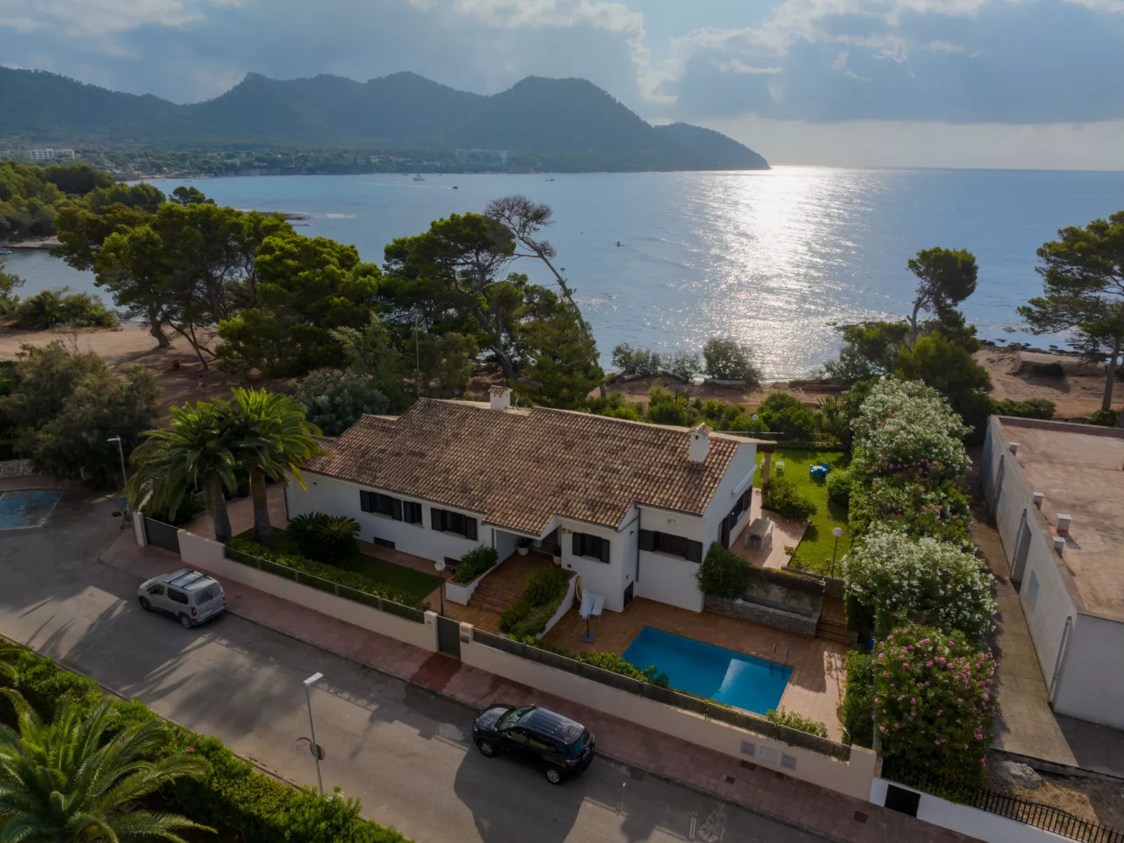 VILLA ES PINARO - BEACH FRONT