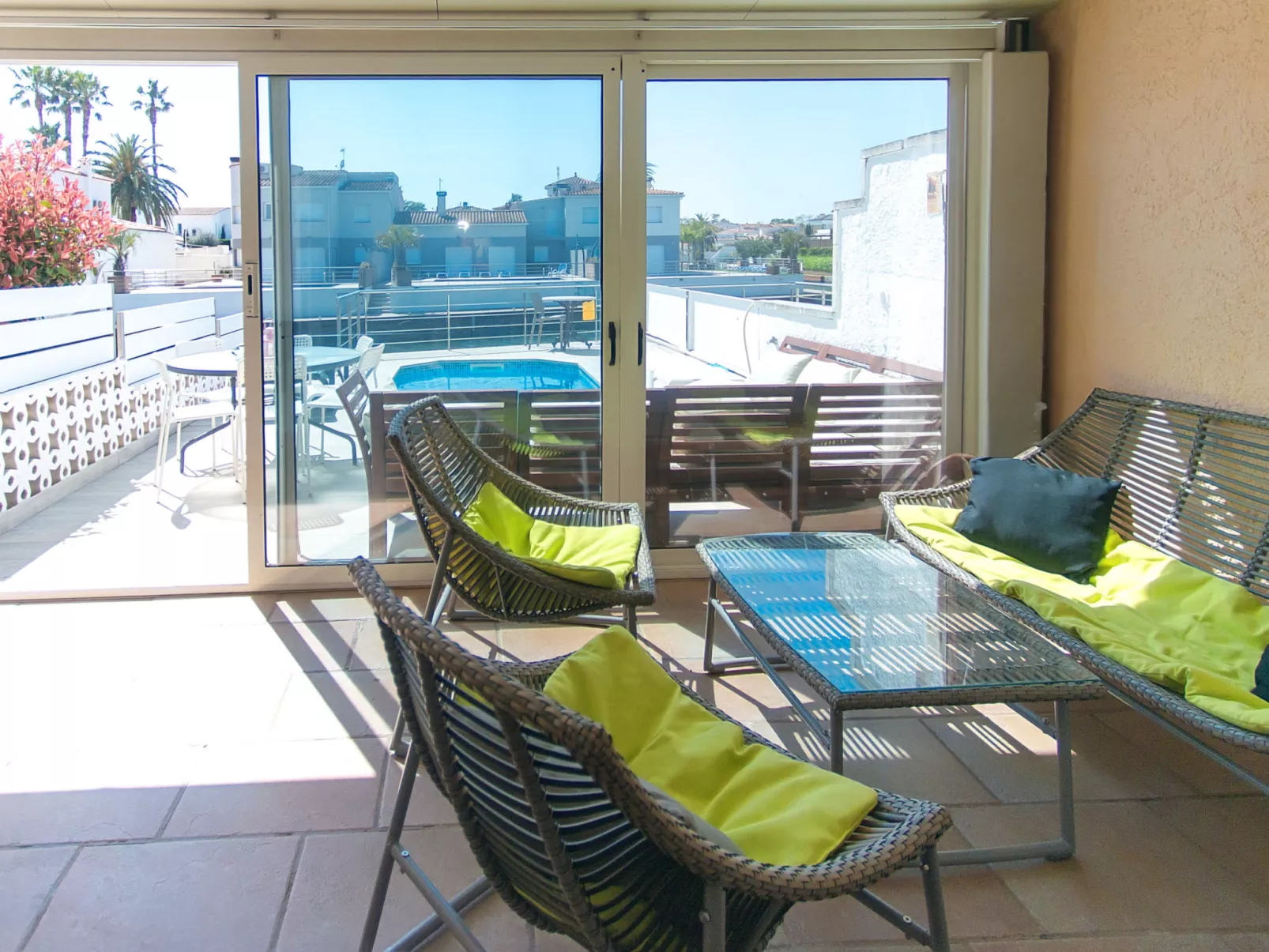 WELCS CASA  240 EMP con piscina y vista al canal