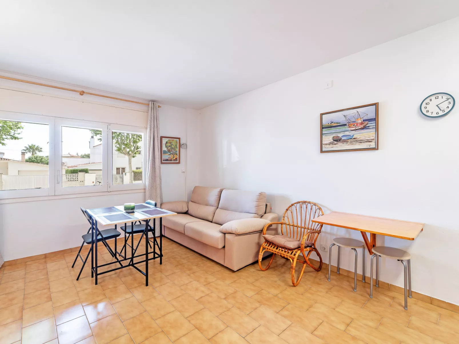 WELCS ESTUDIO 161 EMP frente al canal