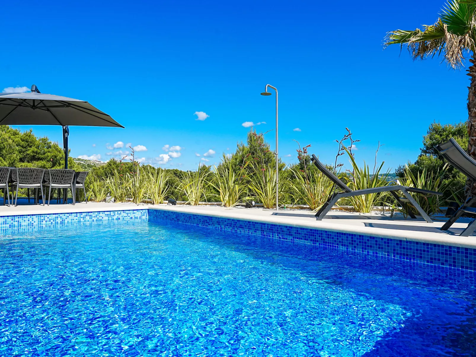 Primosten Hills - West