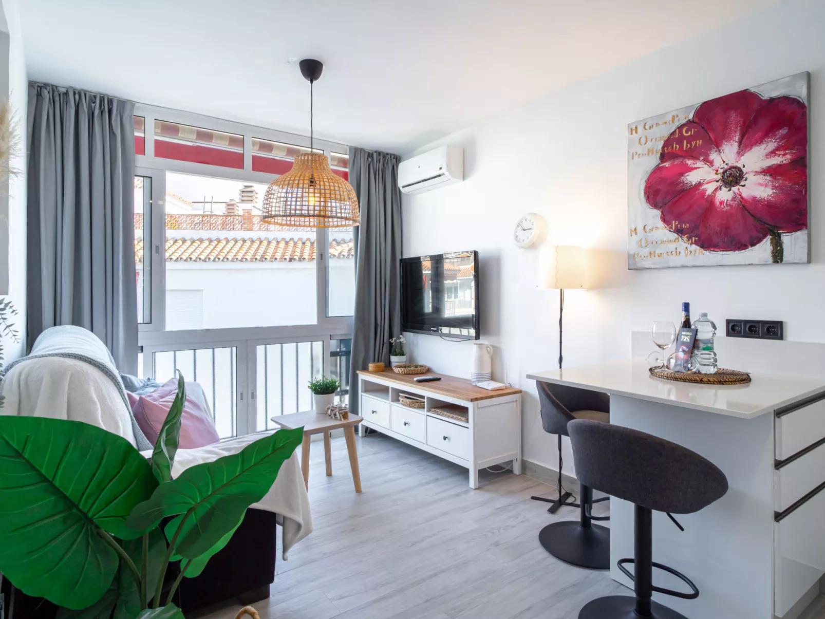 Central Studio by Casasol