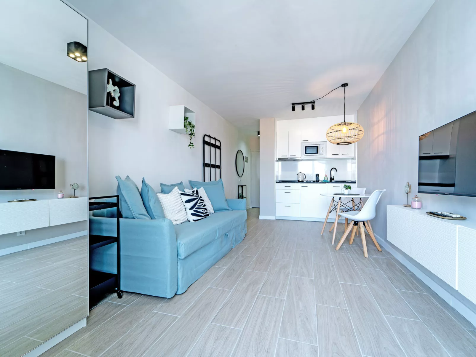 WELCS ESTUDIO 157 EMP cerca del Mar