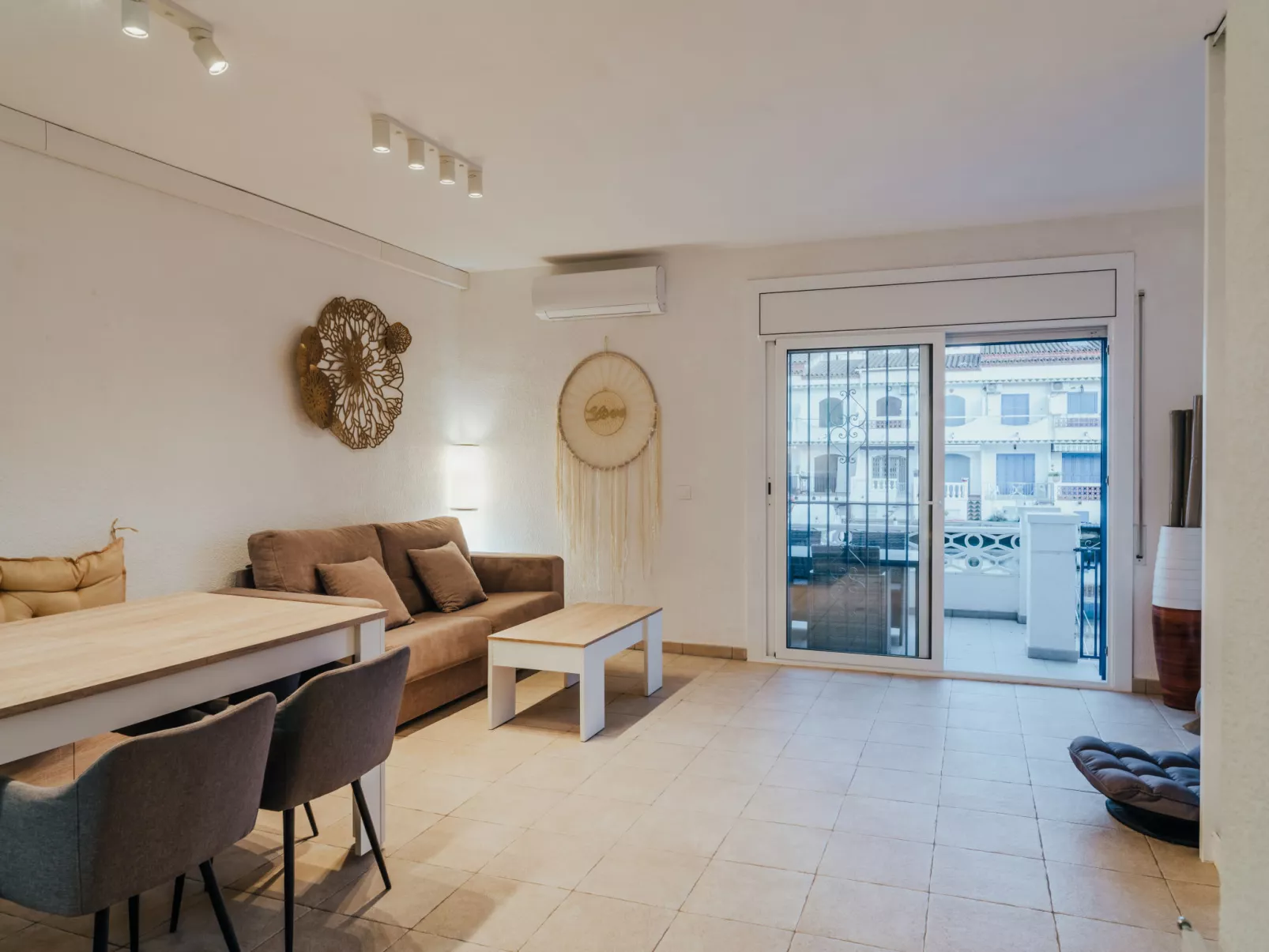 WELCS APARTAMENTO 199 EMP frente al Canal