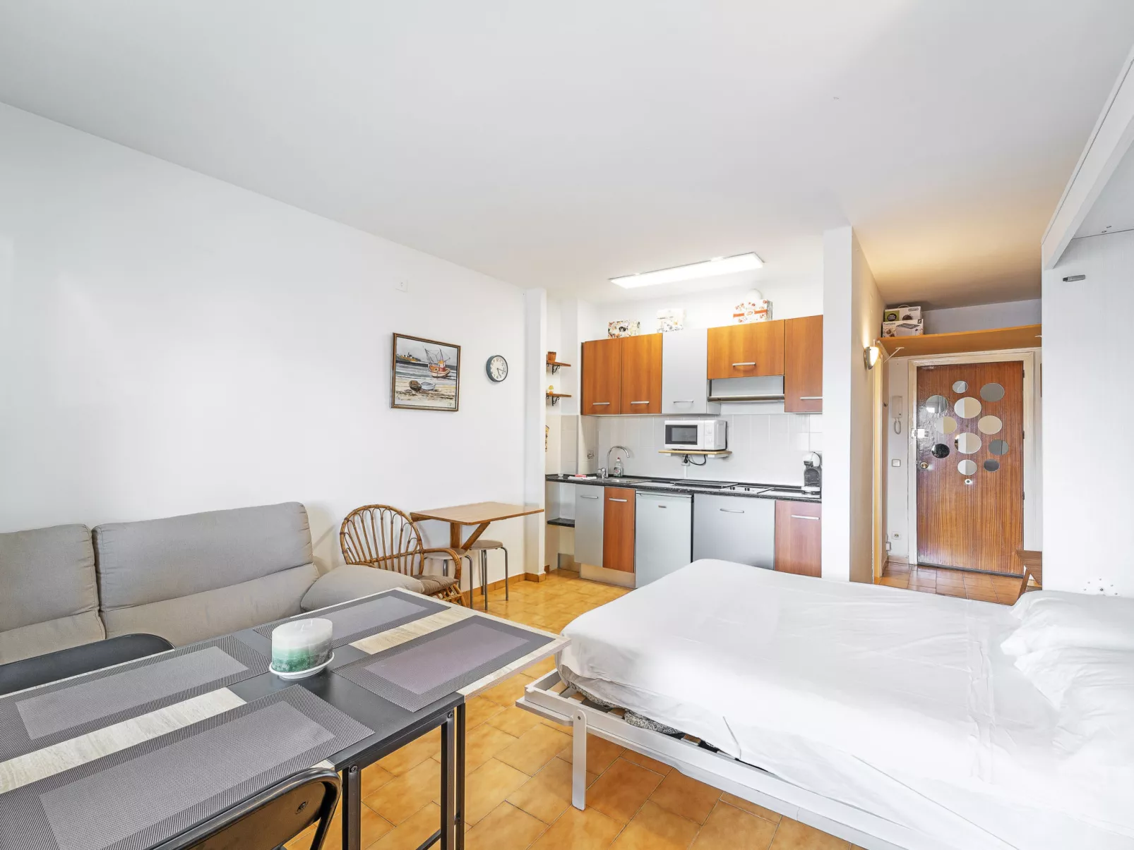 WELCS ESTUDIO 161 EMP frente al canal