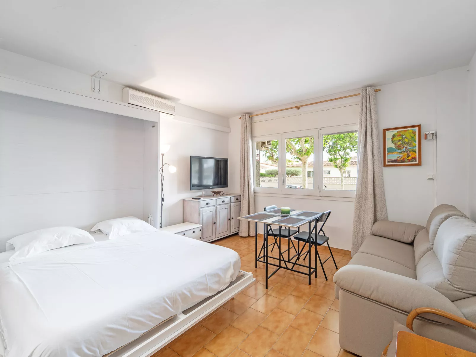 WELCS ESTUDIO 161 EMP frente al canal