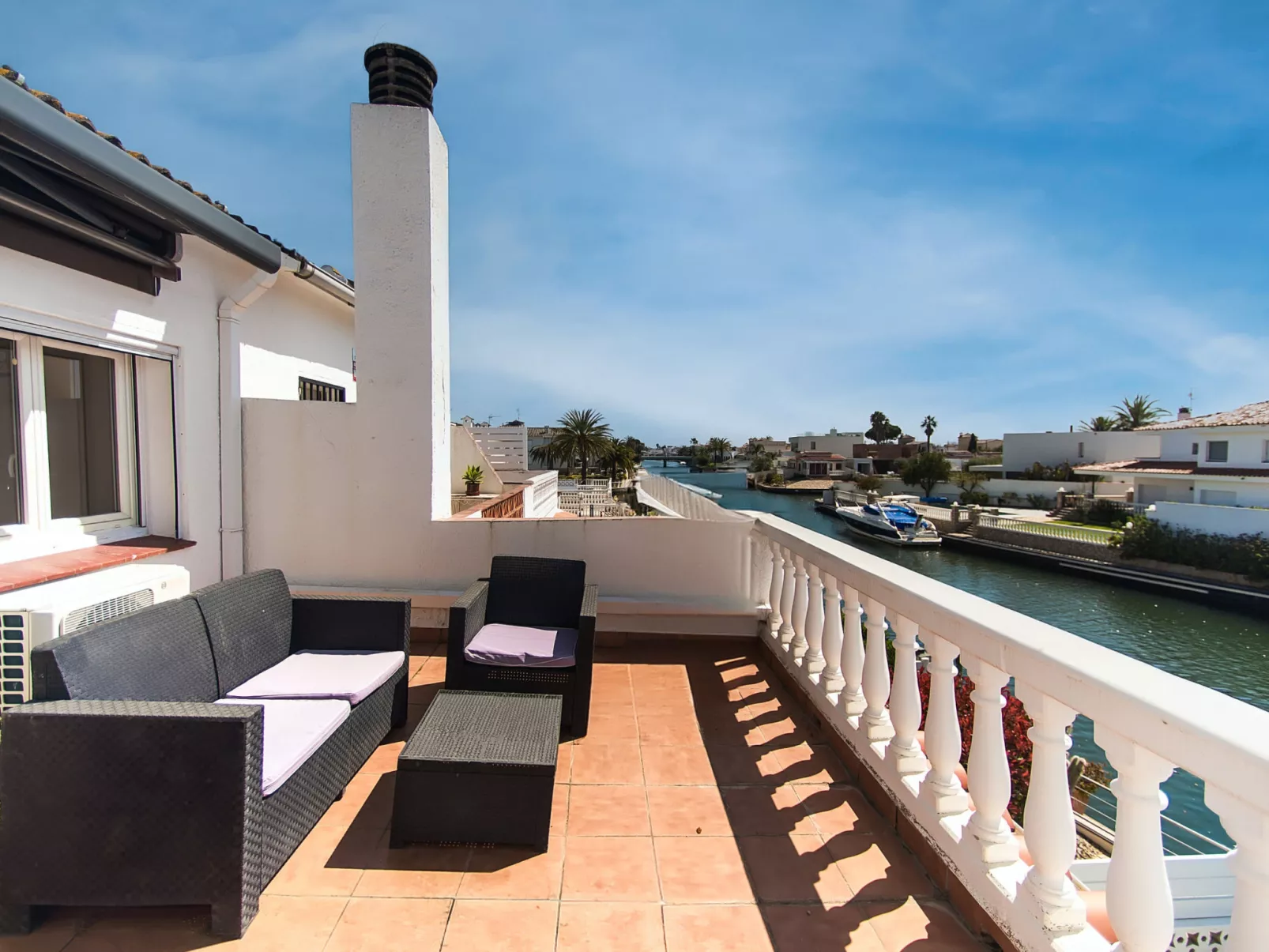 WELCS CASA  240 EMP con piscina y vista al canal - Binnen