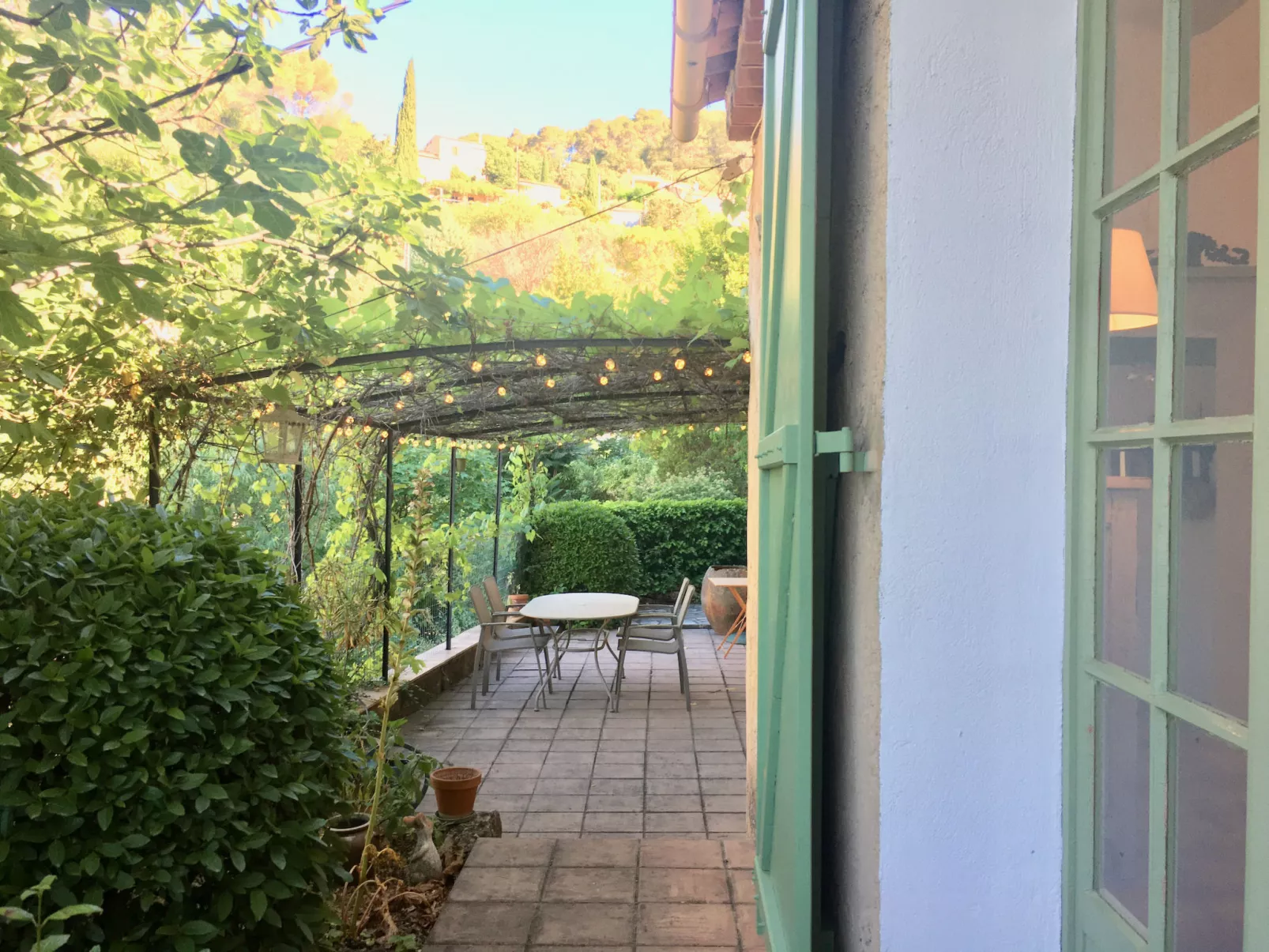 MAISON PERCHEE - Buiten