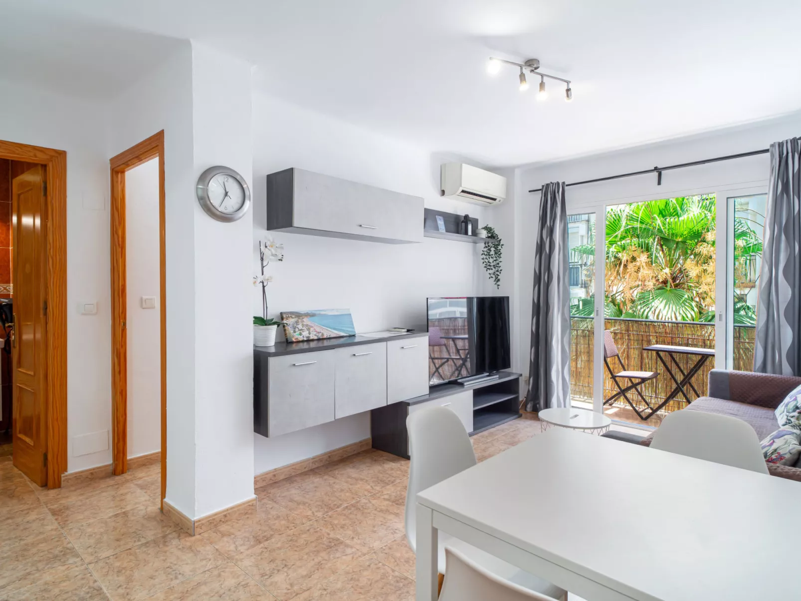 Apartmento Caribe Centro by Casasol - Binnen