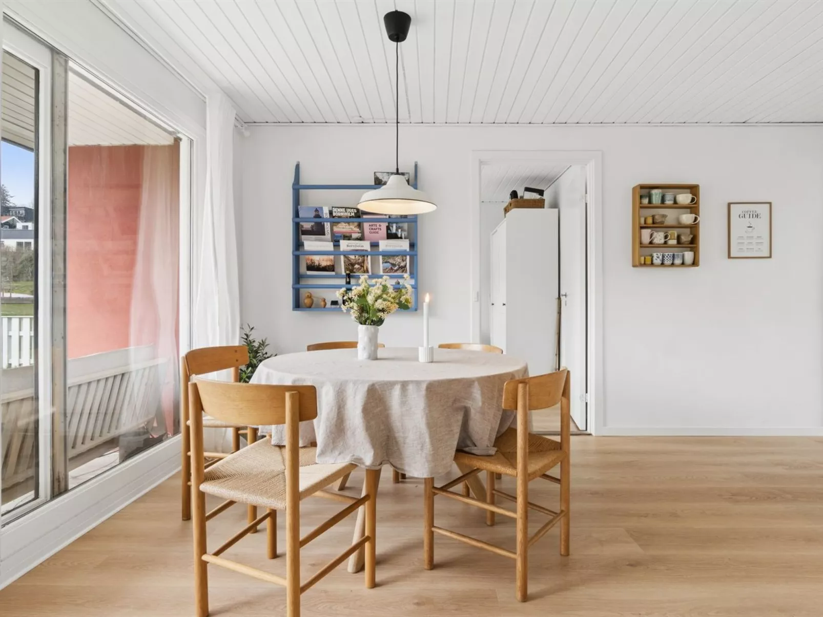 "Maksimilian" - 300m from the sea - Binnen