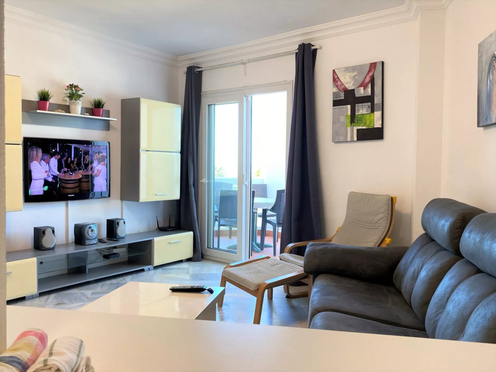 Stella Maris Beachfront 1A by Casasol - Binnen