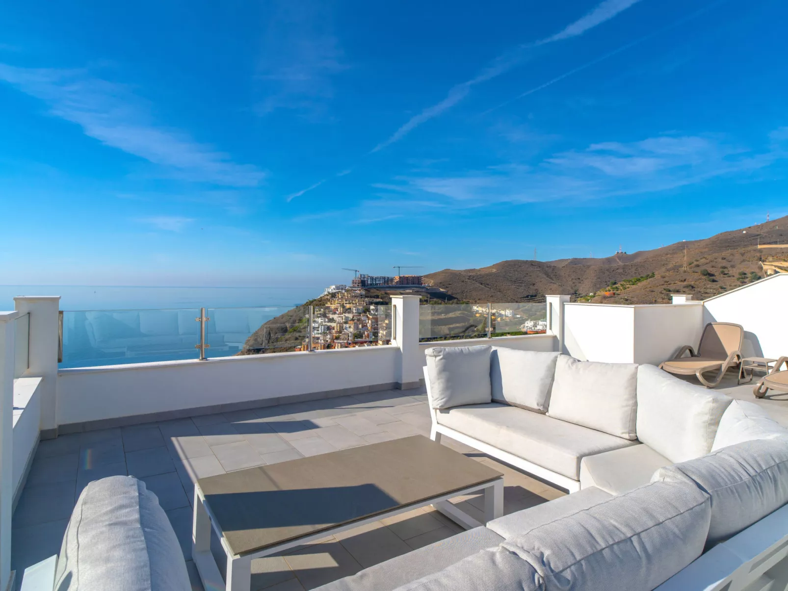 Terrazas de Ladera Duplex 10 by Casasol - Binnen