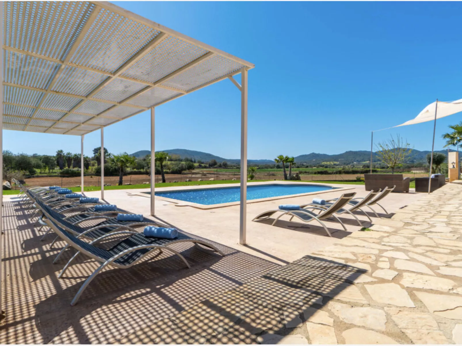 VILLA LORENZO MANACOR by PriorityVillas - Buiten