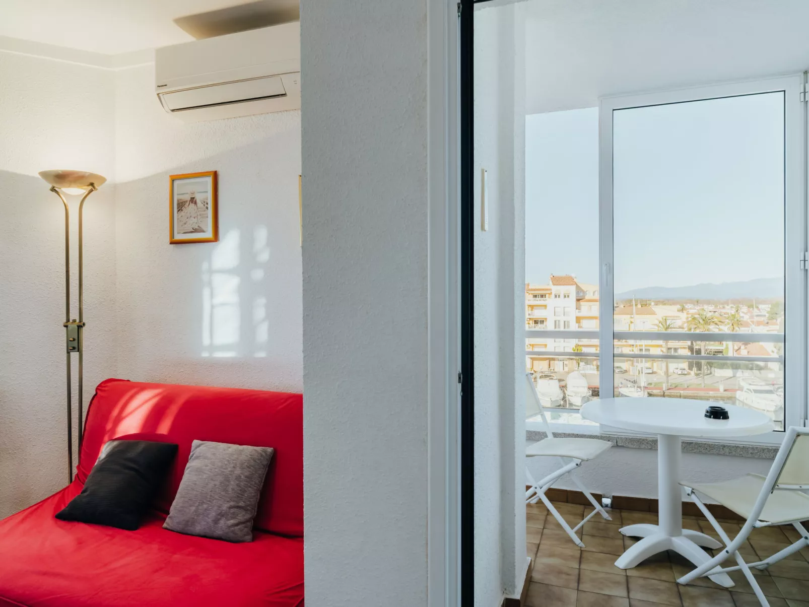 WELCS APARTAMENTO 202 EMP CON VISTAS AL CANAL - Binnen