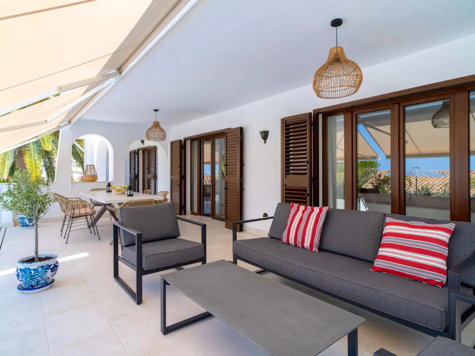 Villa Grand Pool Terrace by Casasol - Binnen