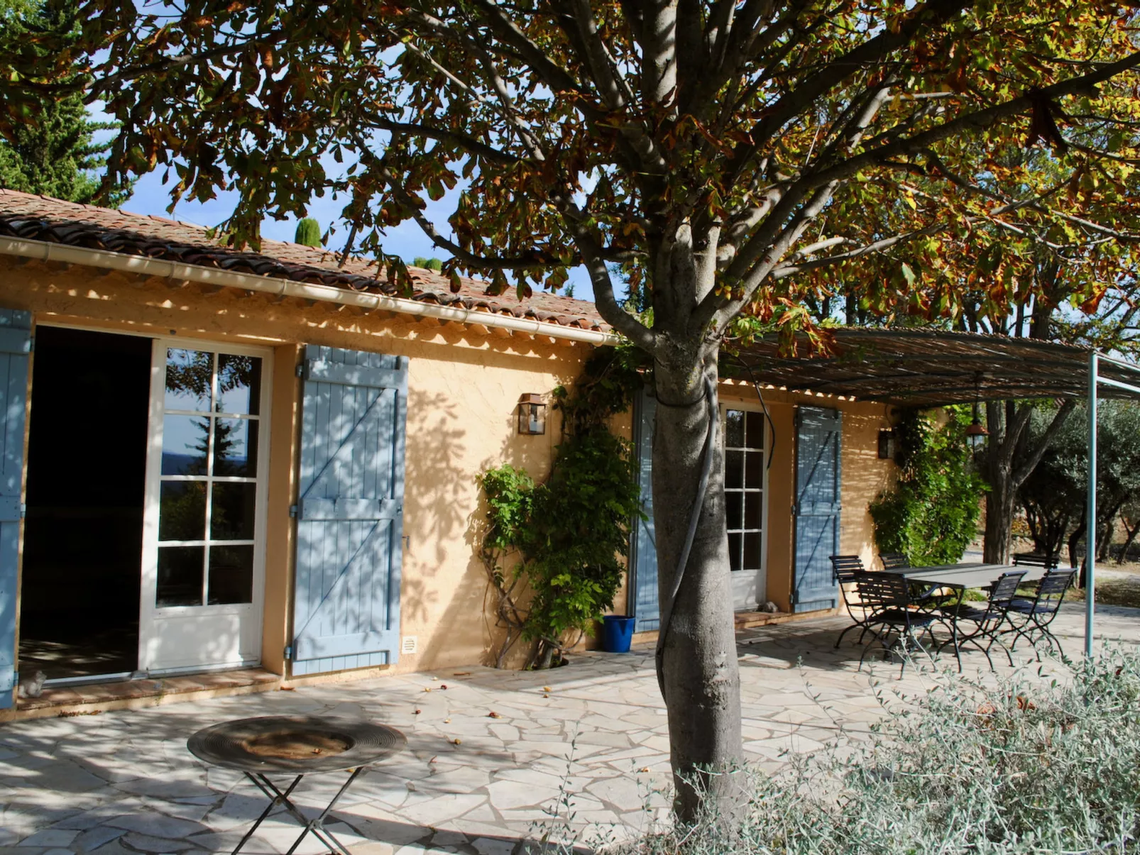 ARTS & FLORES - Buiten