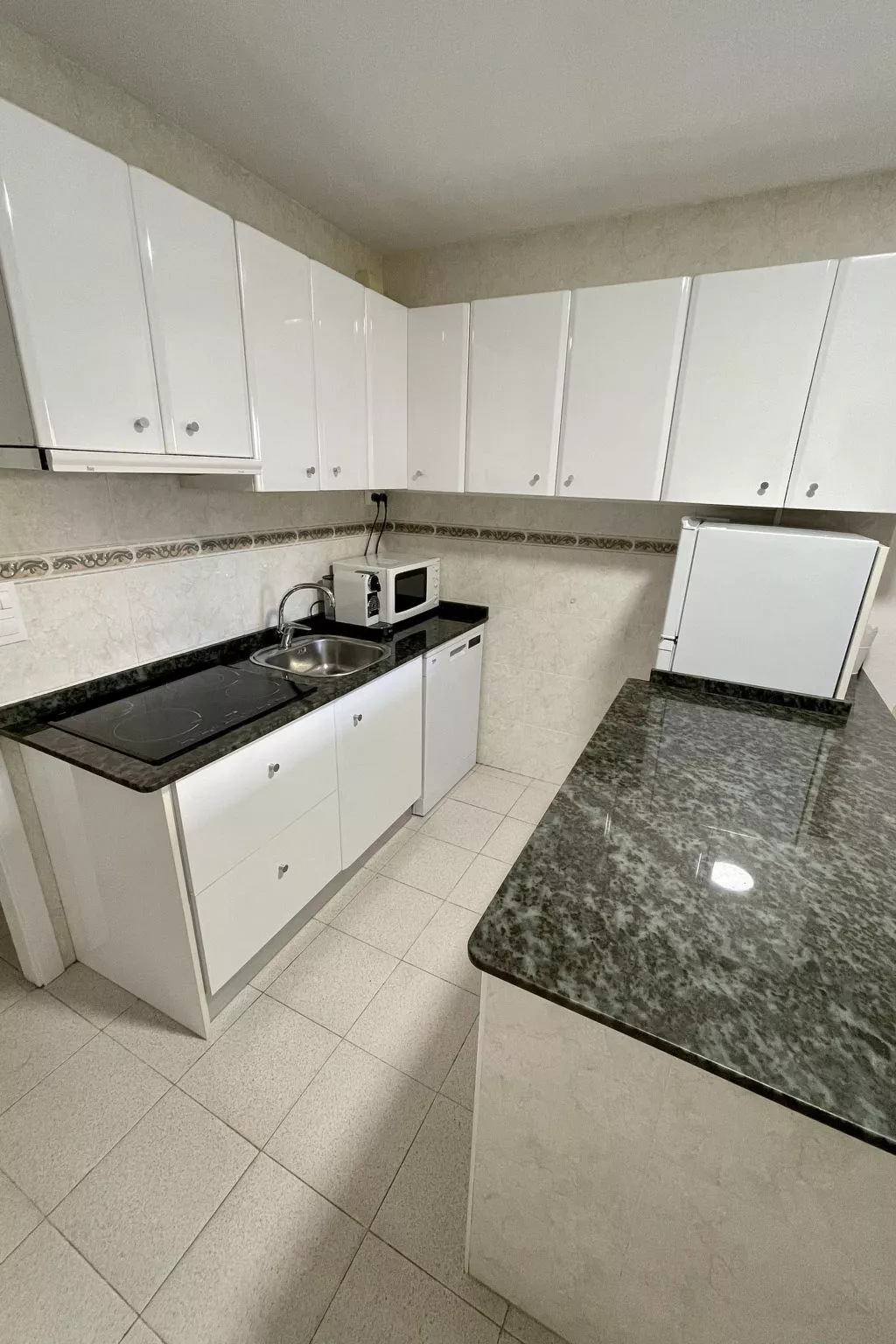 LA PINEDA HOLIDAY APARTMENT - Binnen