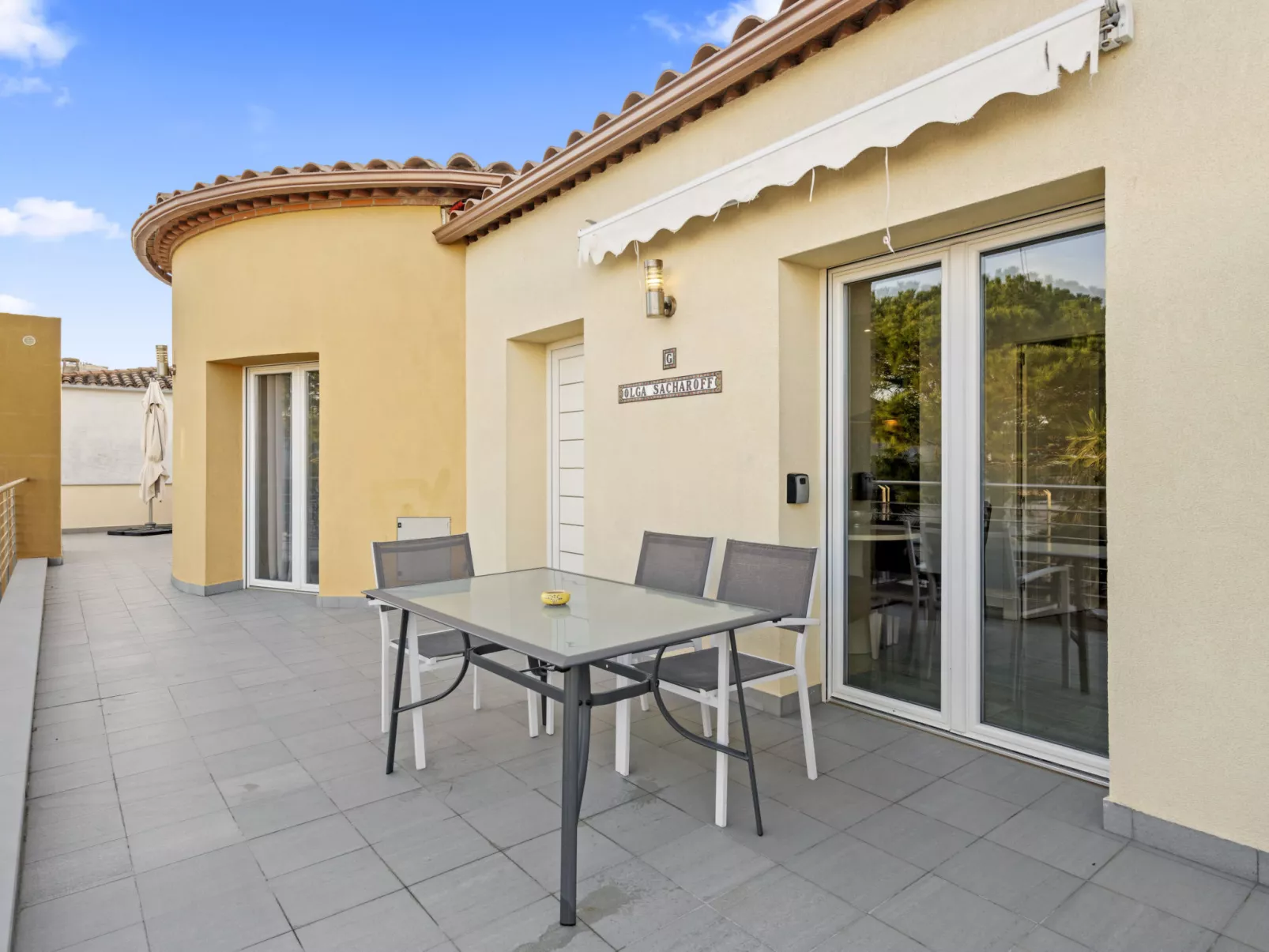 La Vida Sin Limites G EMP - Buiten