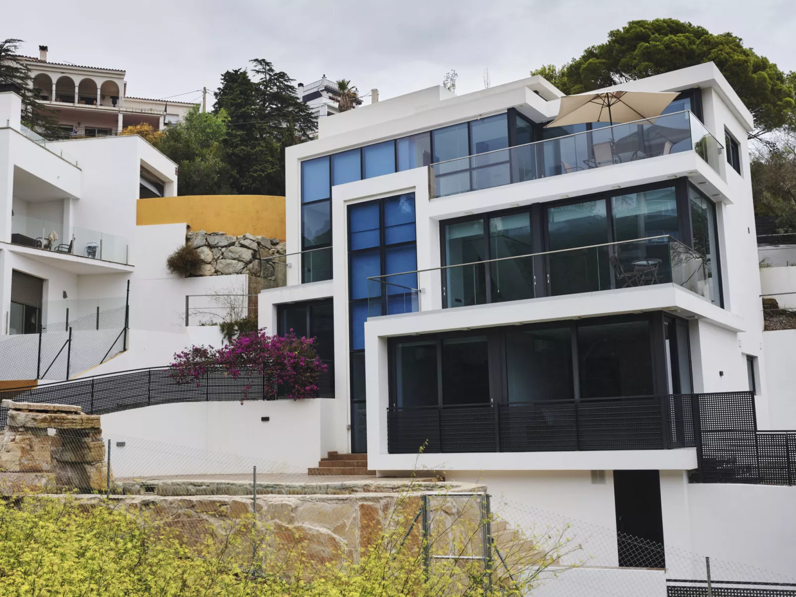 WELCS VILLA MODERNA 097 EMP con piscina - Buiten