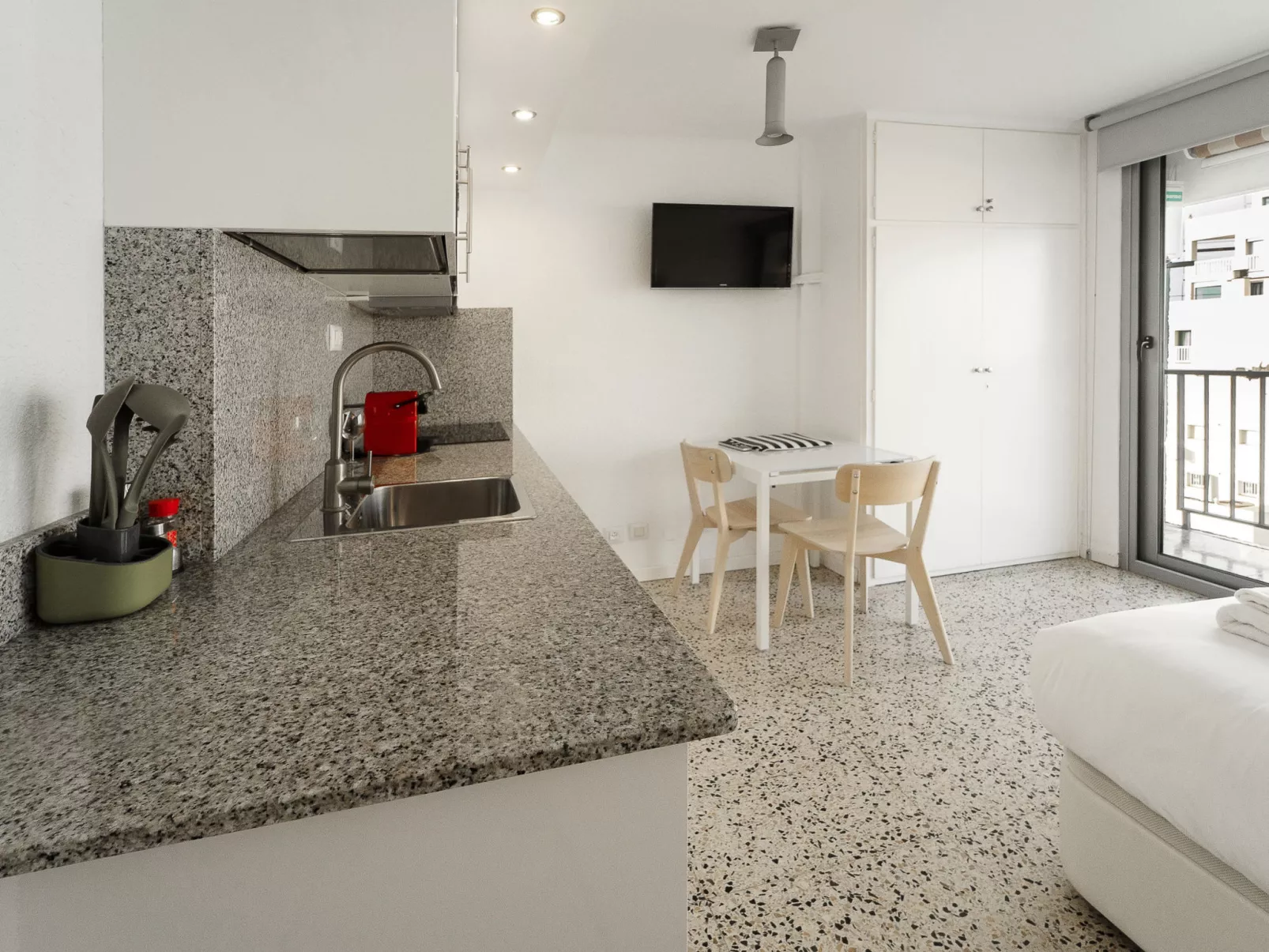 WELCS ESTUDIO 120 EMP cerca del mar - Binnen