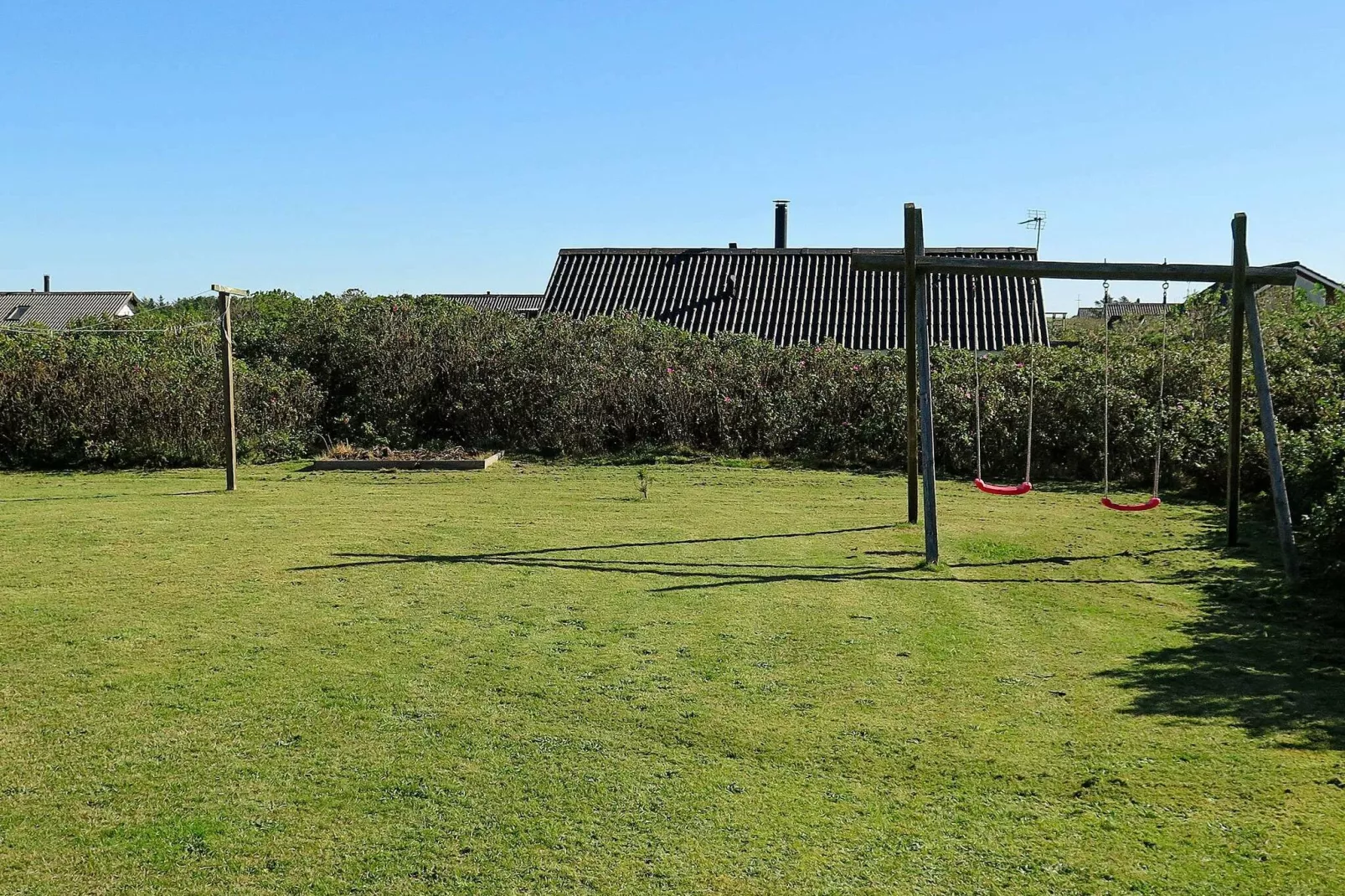 Rustig vakantiehuis in Harboøre gelegen in de natuur-Buitenlucht