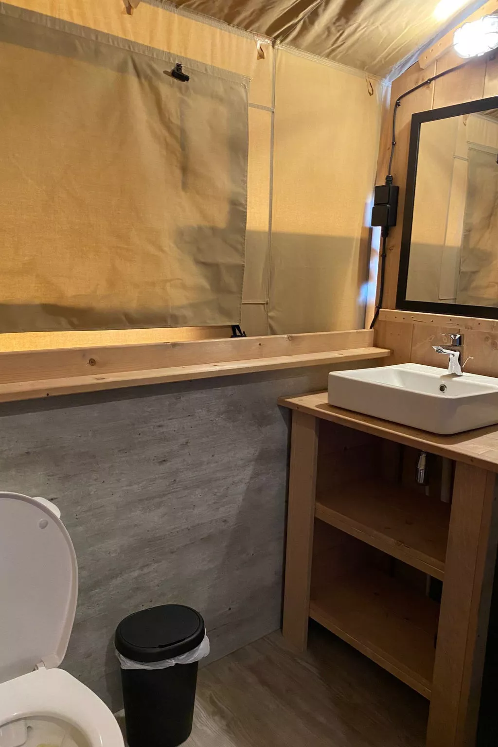 Camping Hofstede Zonnevliet - Safaritent - Binnen