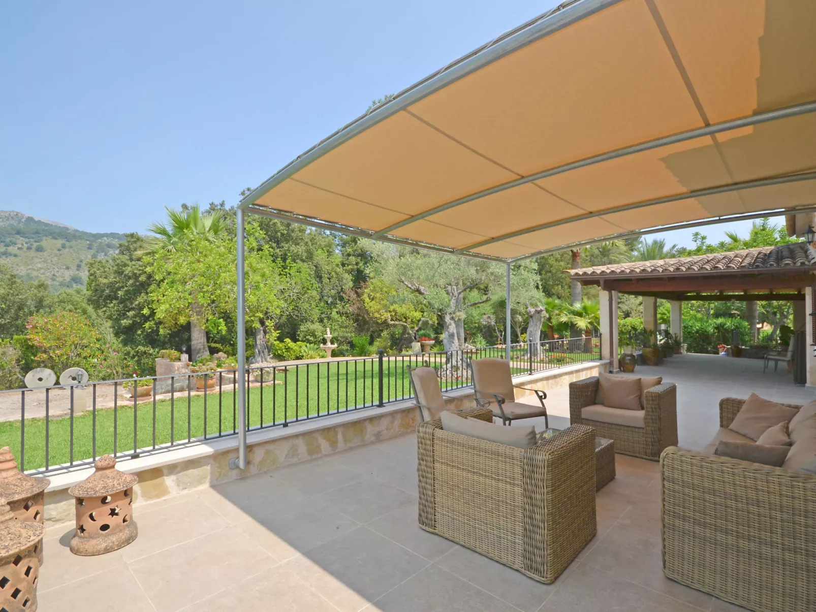 Ca na rossa - Binnen