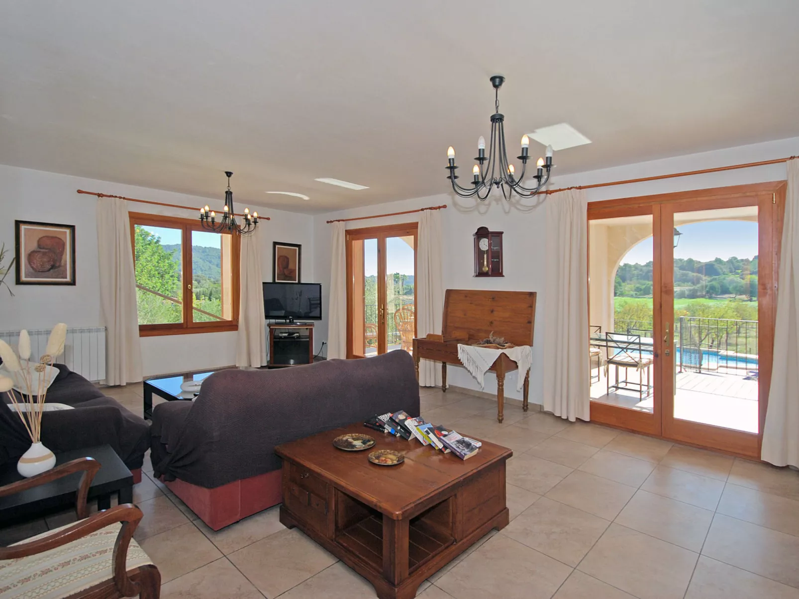 Pla de ses rotes - Binnen