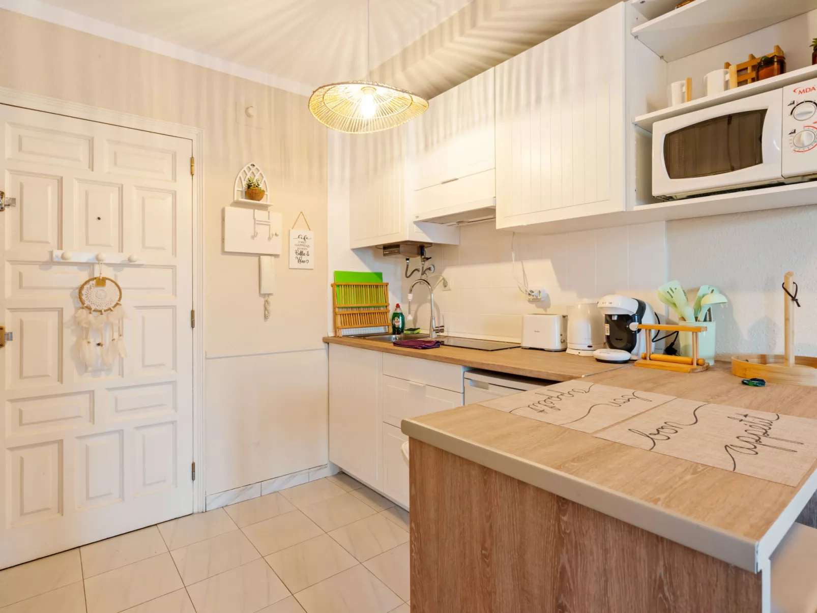 WELCS APARTAMENTO 055 EMP con terraza y vistas - Binnen