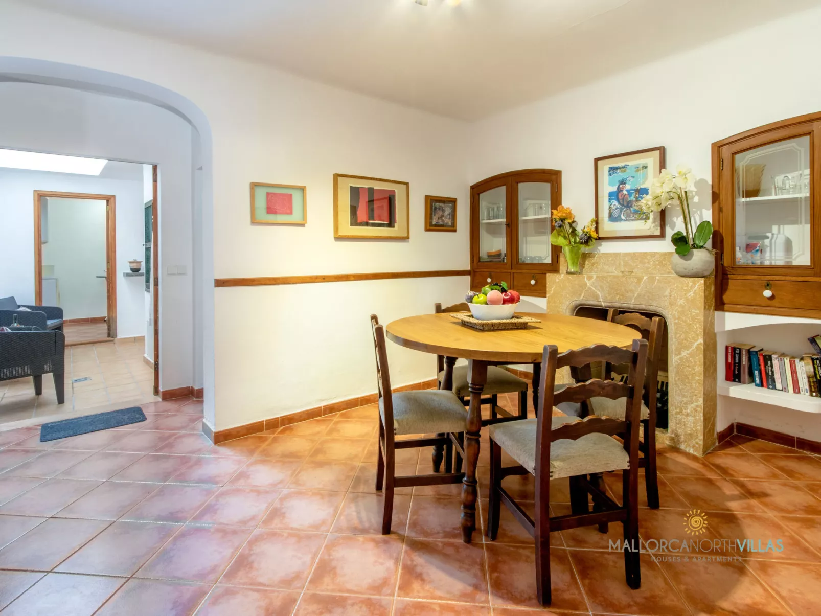 Casa Joana Acogedora Casa de Pueblo con Terraza - Binnen