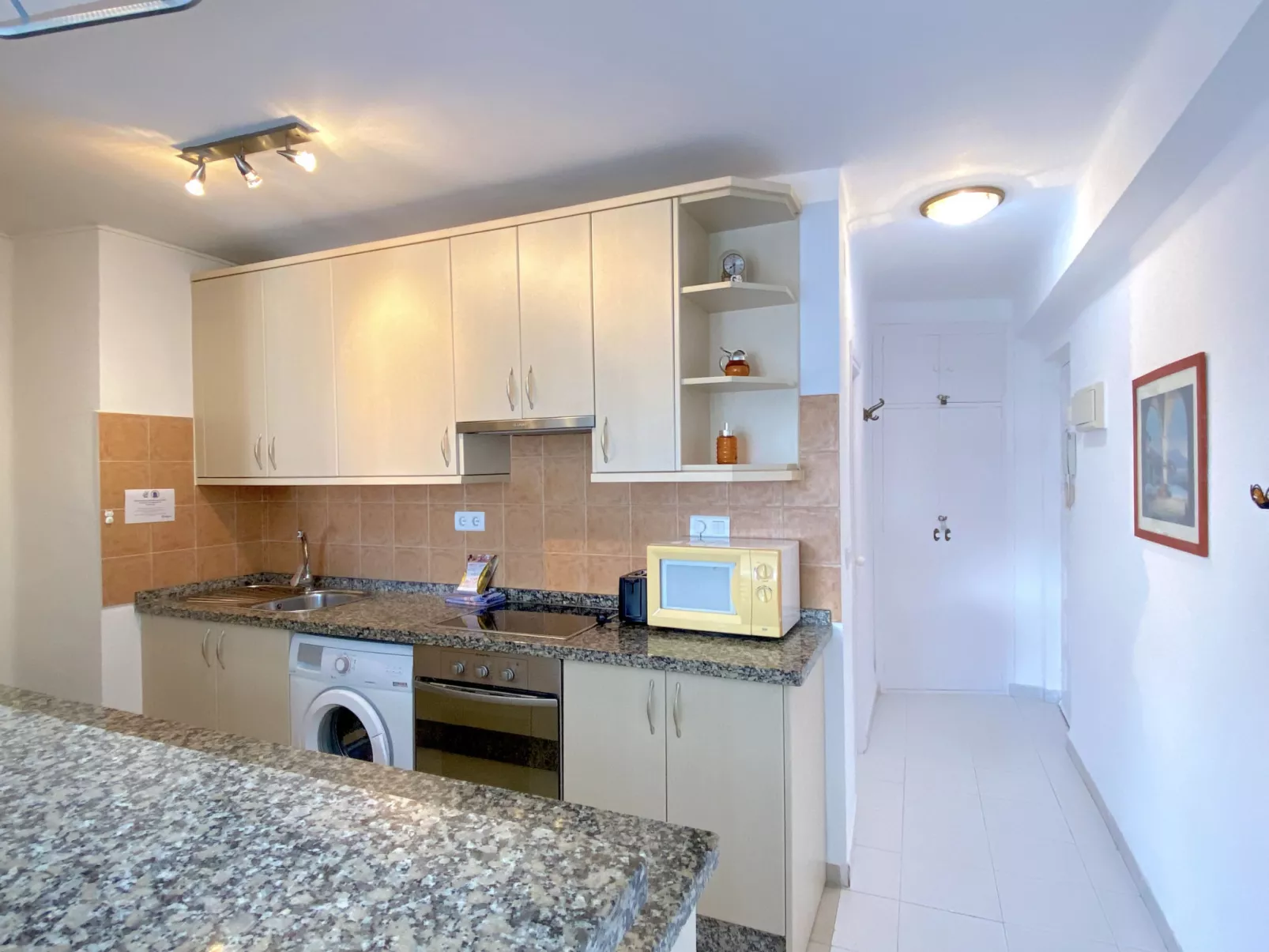 Coronado 116 Apartment by Casasol - Binnen