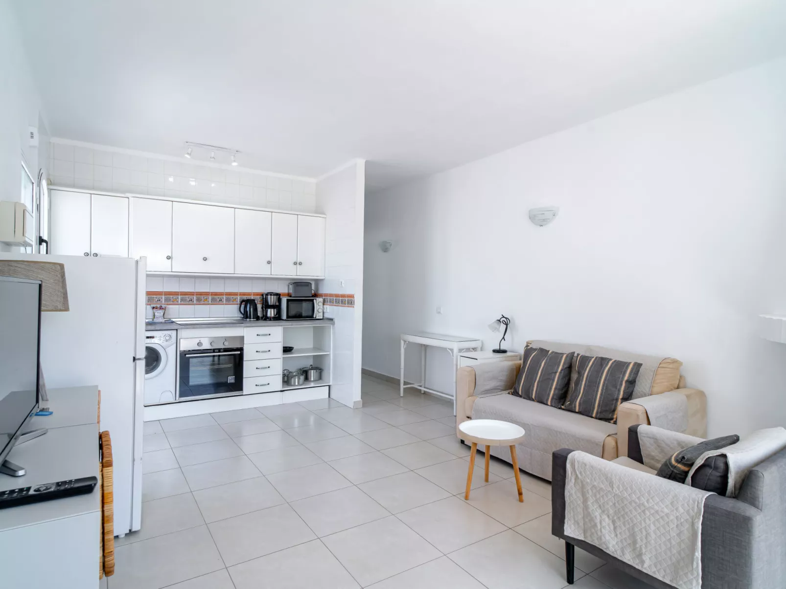 Hibiscos Seaview Terrace by Casasol - Binnen