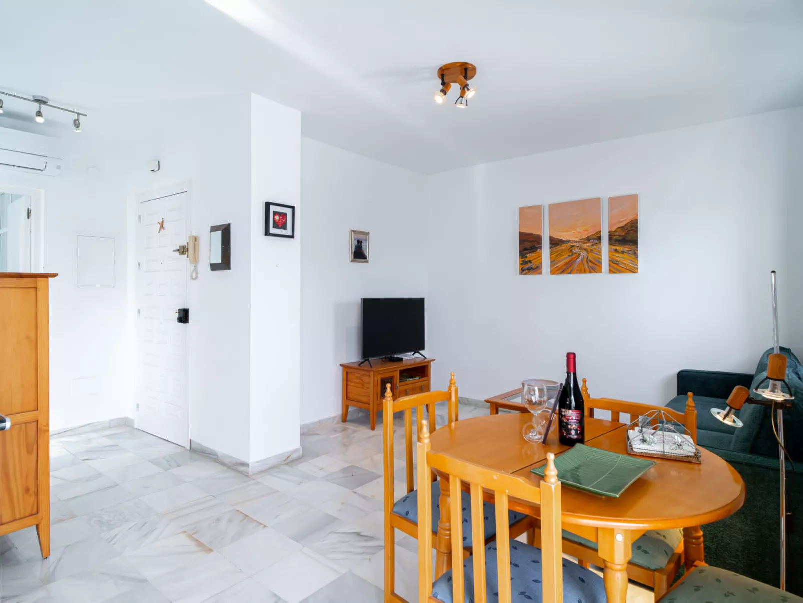 Sunny Terrace Chimenea by Casasol - Binnen