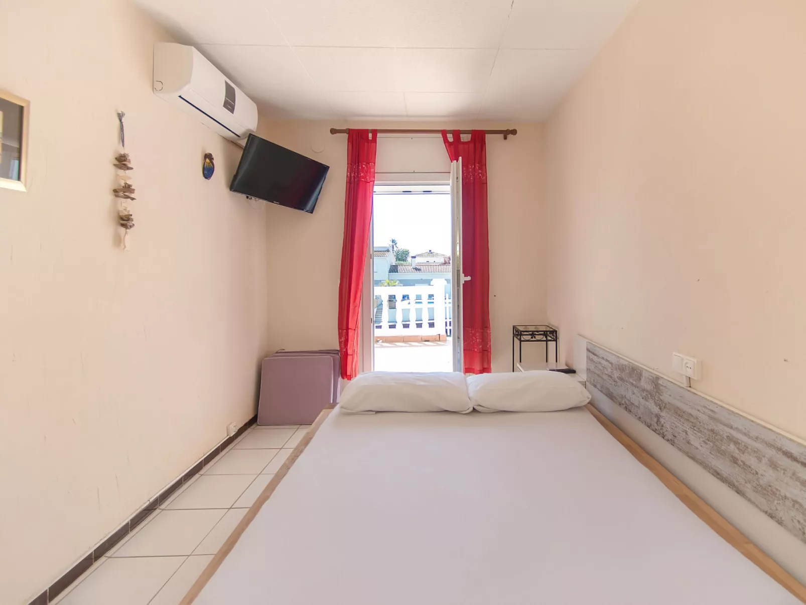 WELCS CASA  240 EMP con piscina y vista al canal - Binnen