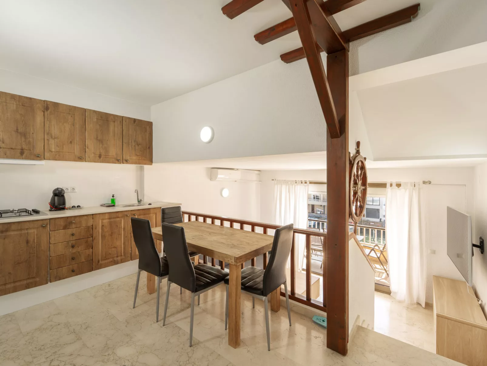 WELCS APARTAMENTO 145 EMP con vistas al canal - Binnen