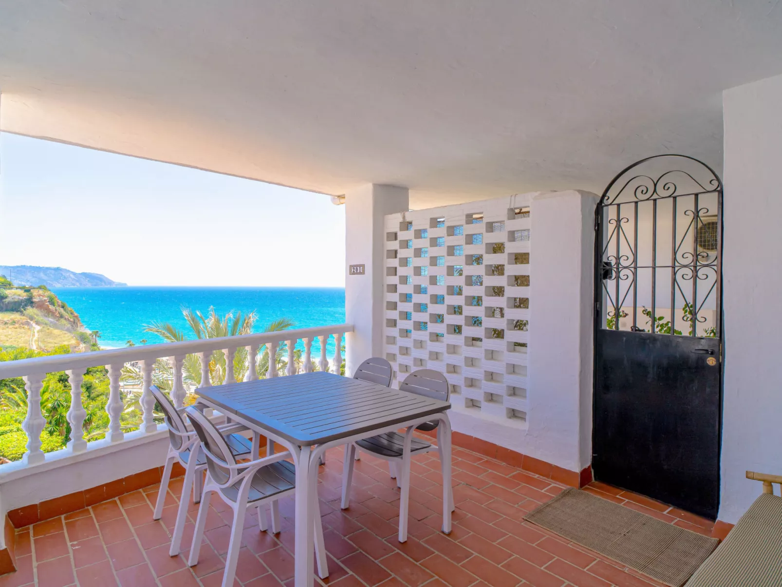 Capistrano Playa 201 by Casasol - Buiten