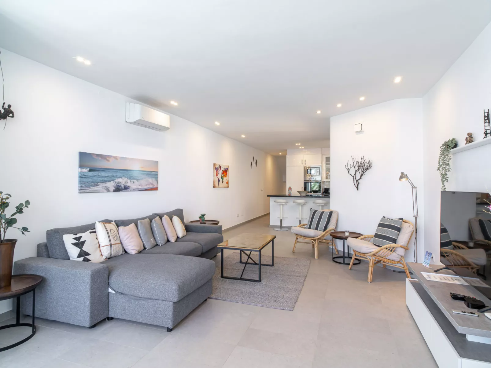 Tuhillo E1 Luxury Seaview by Casasol - Binnen