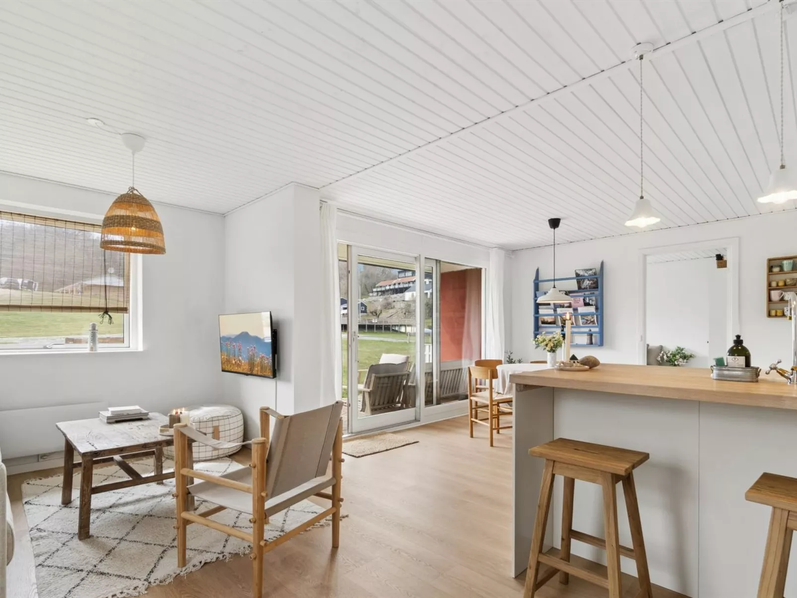 "Maksimilian" - 300m from the sea - Binnen