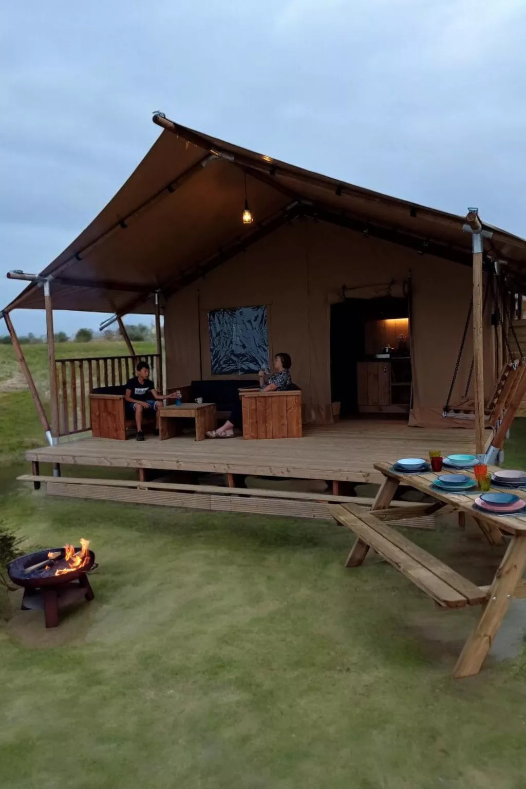 Camping Hofstede Zonnevliet - Safaritent - Buiten