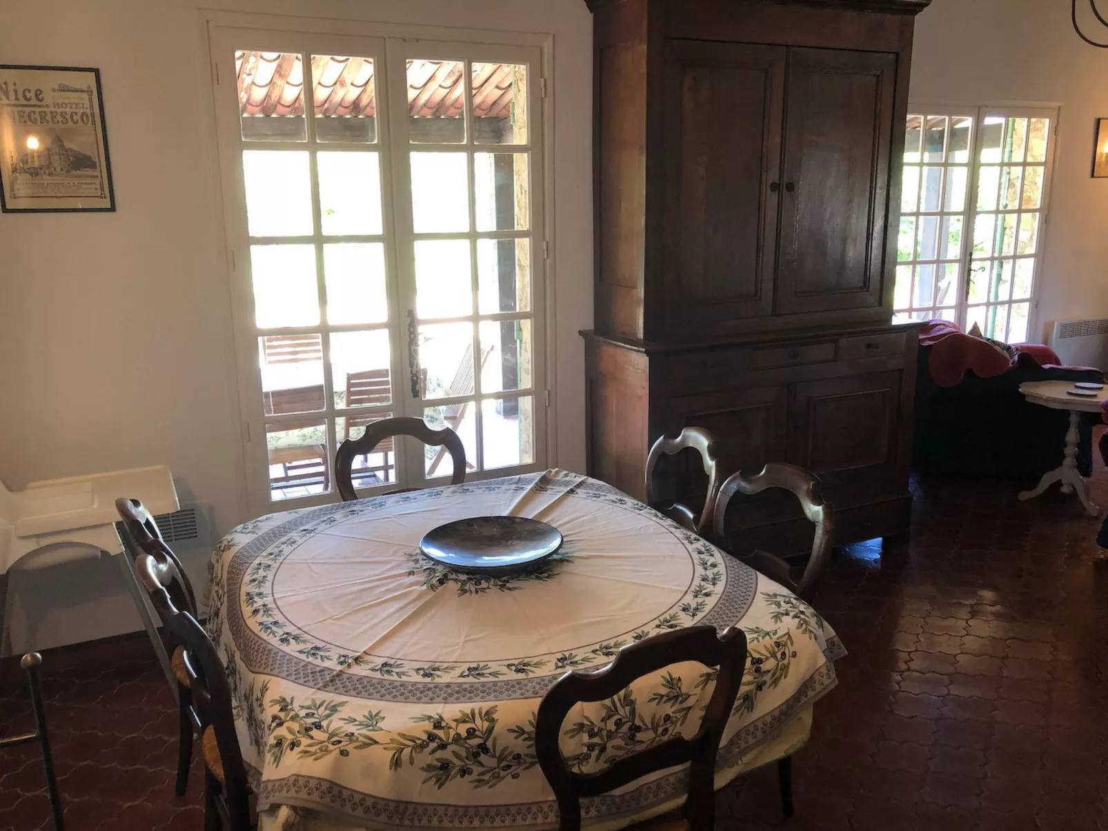 CLOS DES CHENES - Binnen