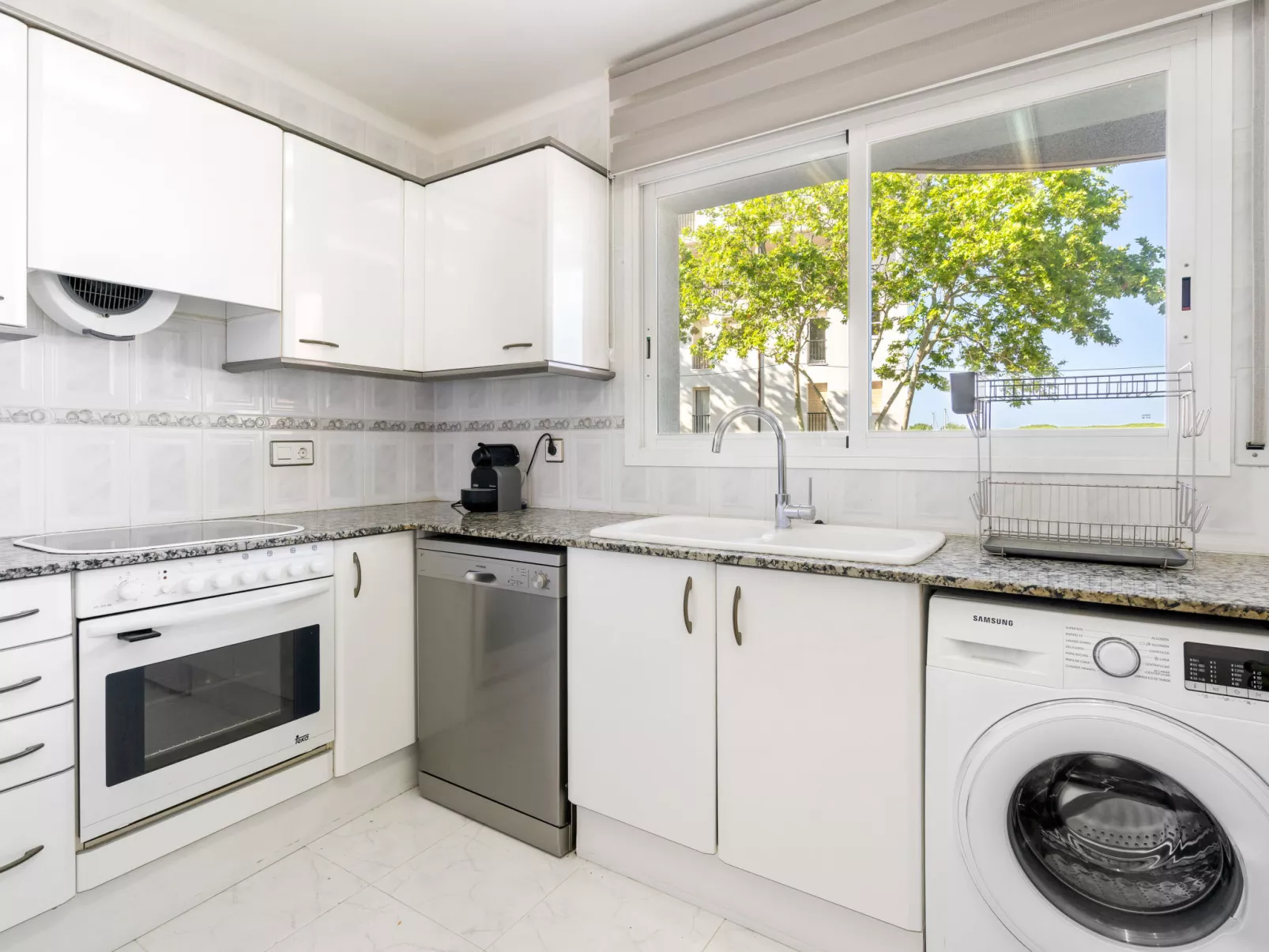 WELCS APARTAMENTO 170 PDA en el puerto - Buiten