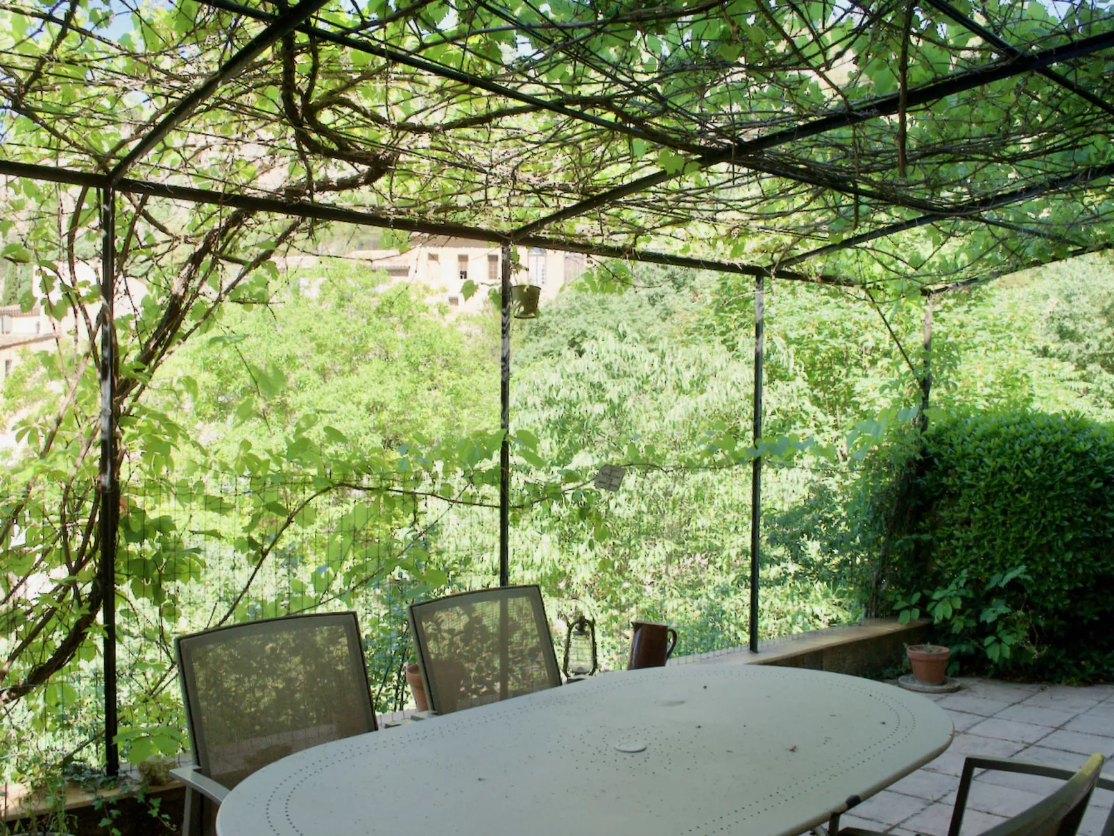 MAISON PERCHEE - Buiten