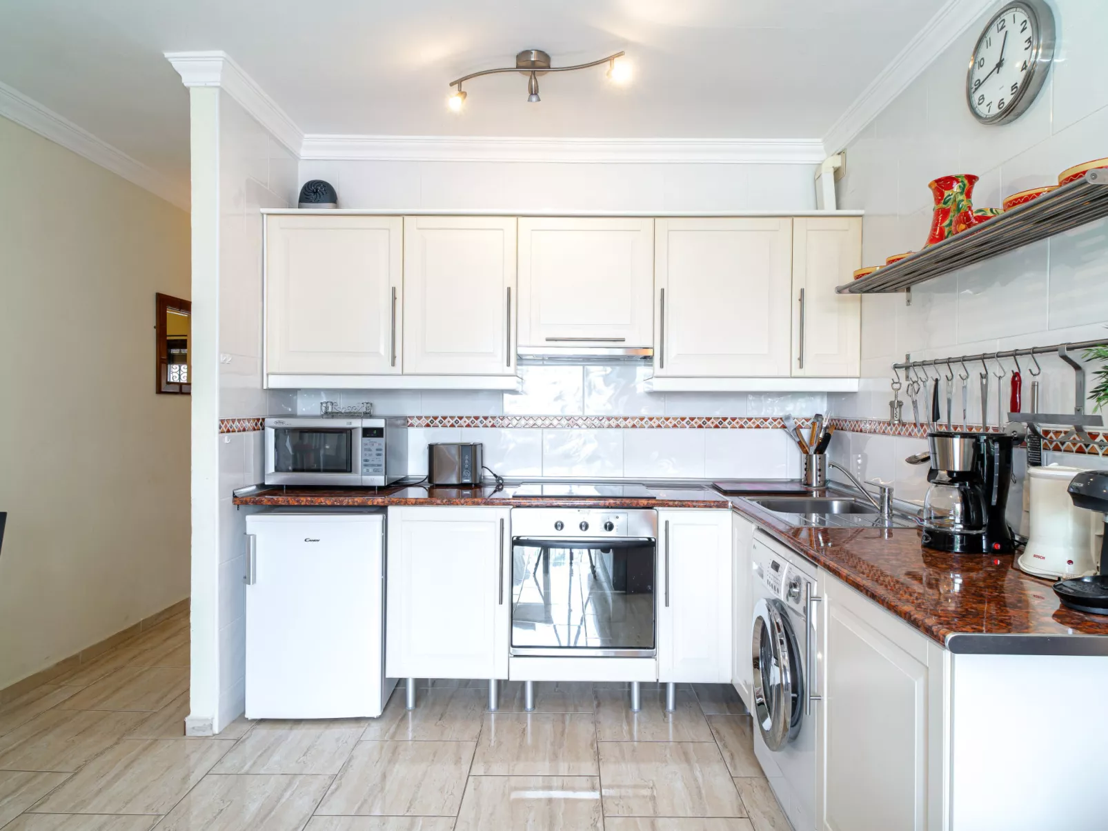 Capistrano Village Garden by Casasol - Binnen